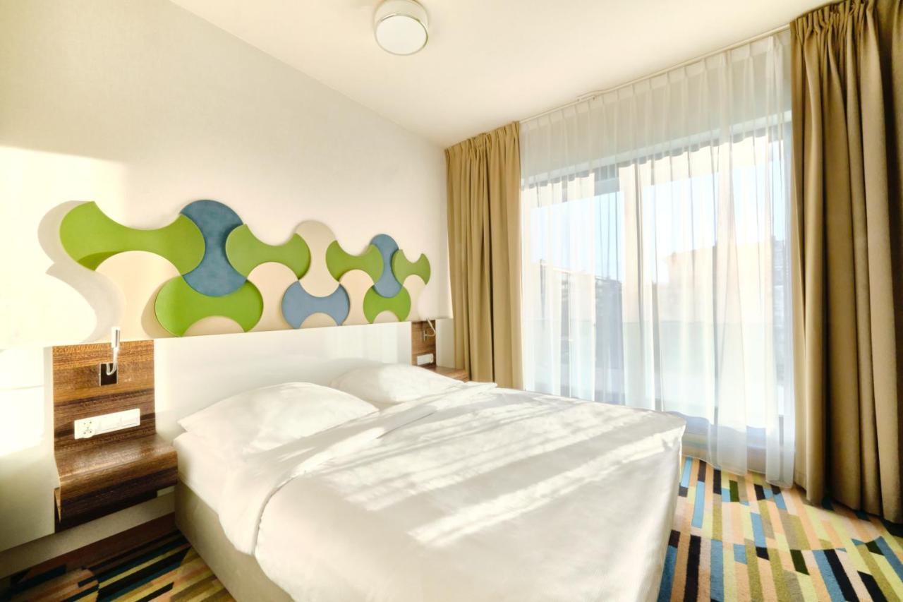 Studio Apartment Lateral Sea View