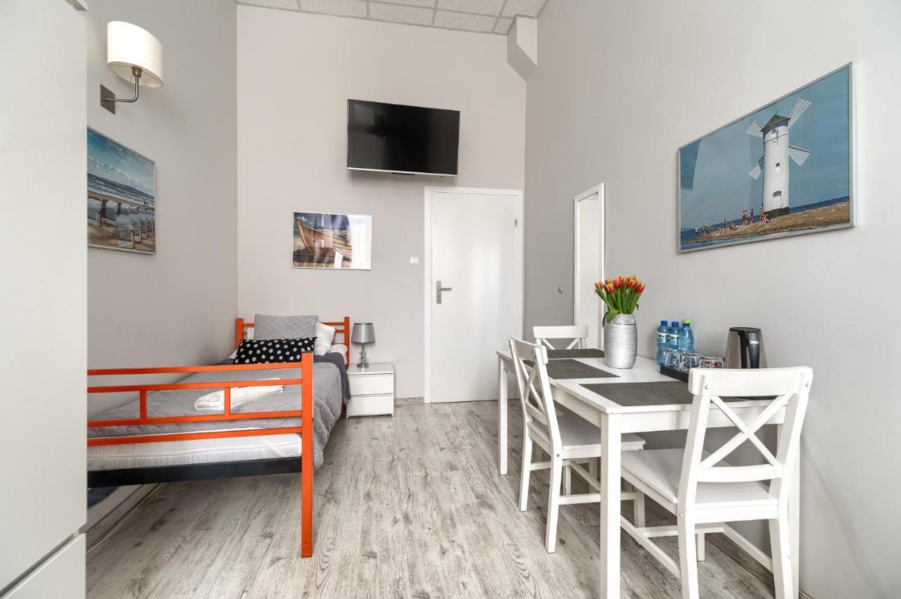 Hostel Triple Room on Corridor