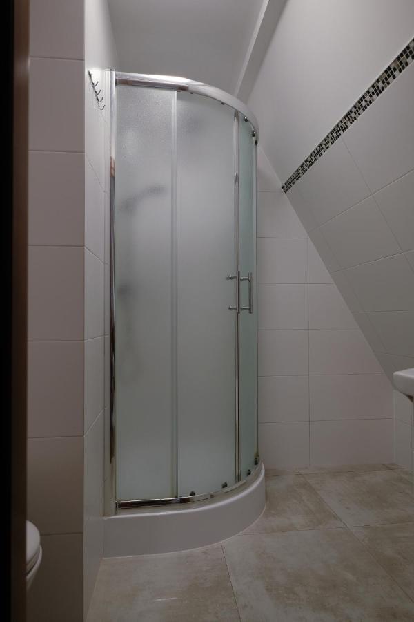 Triple Room Private Bathroom