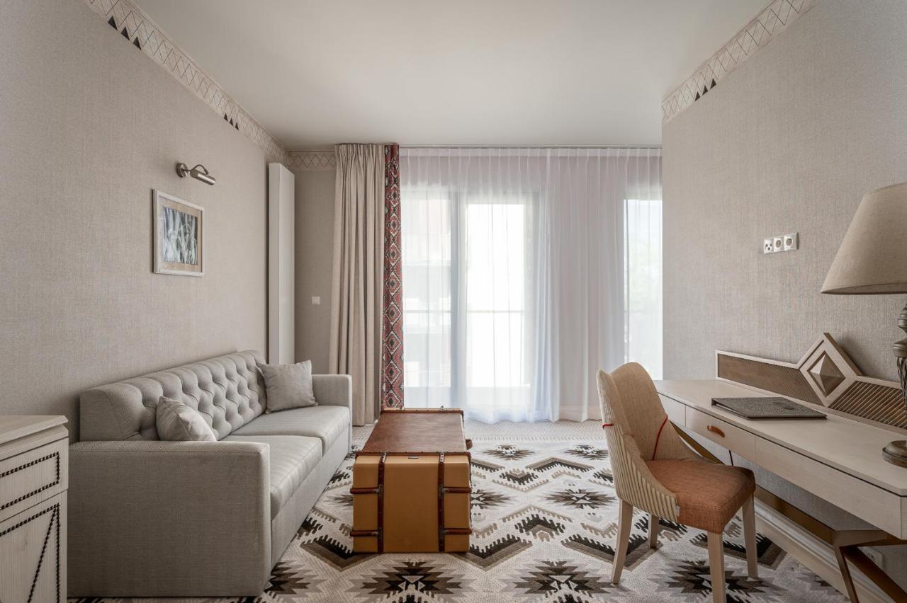 Aries Suite View