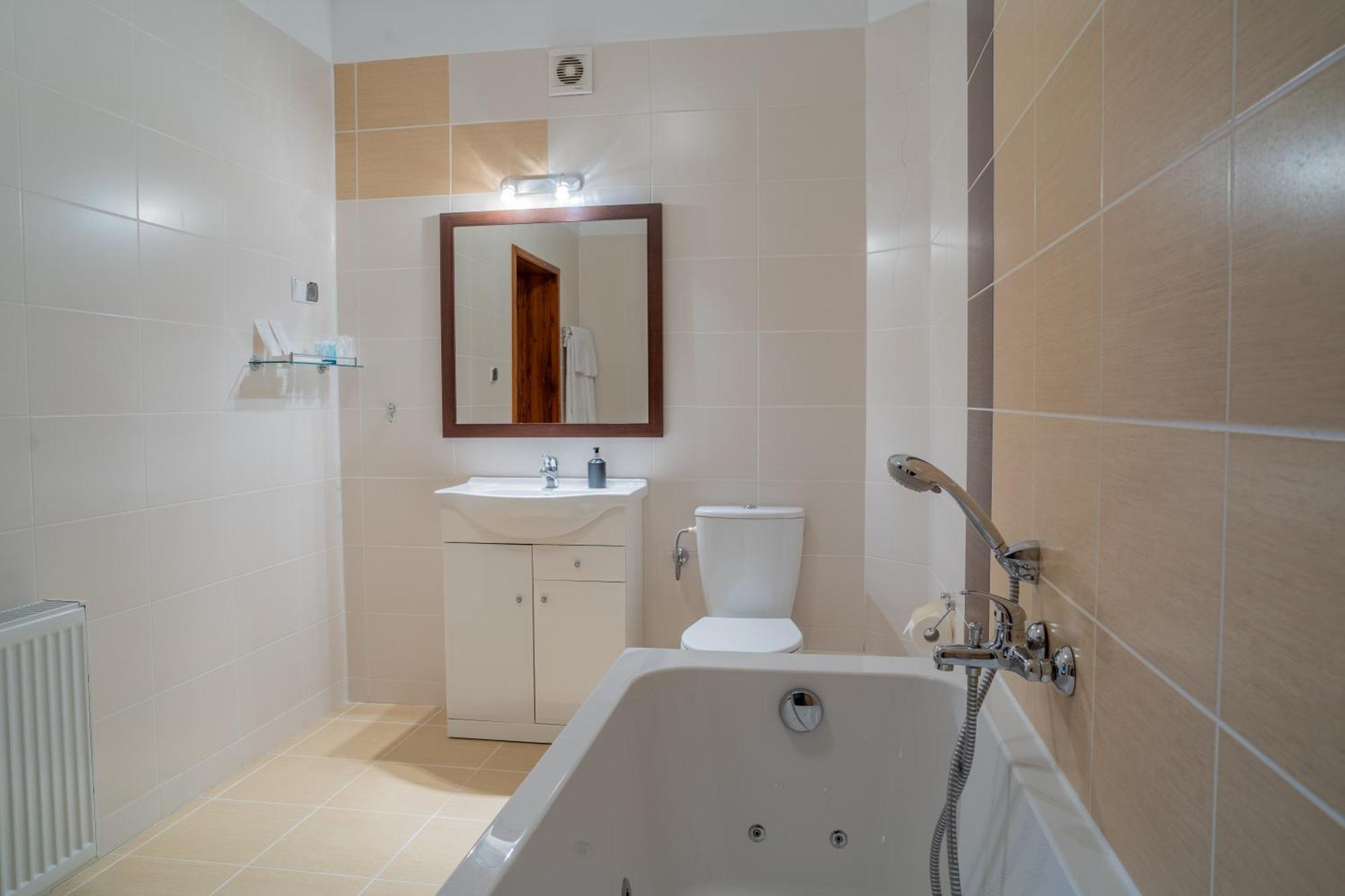 Deluxe King Suite
