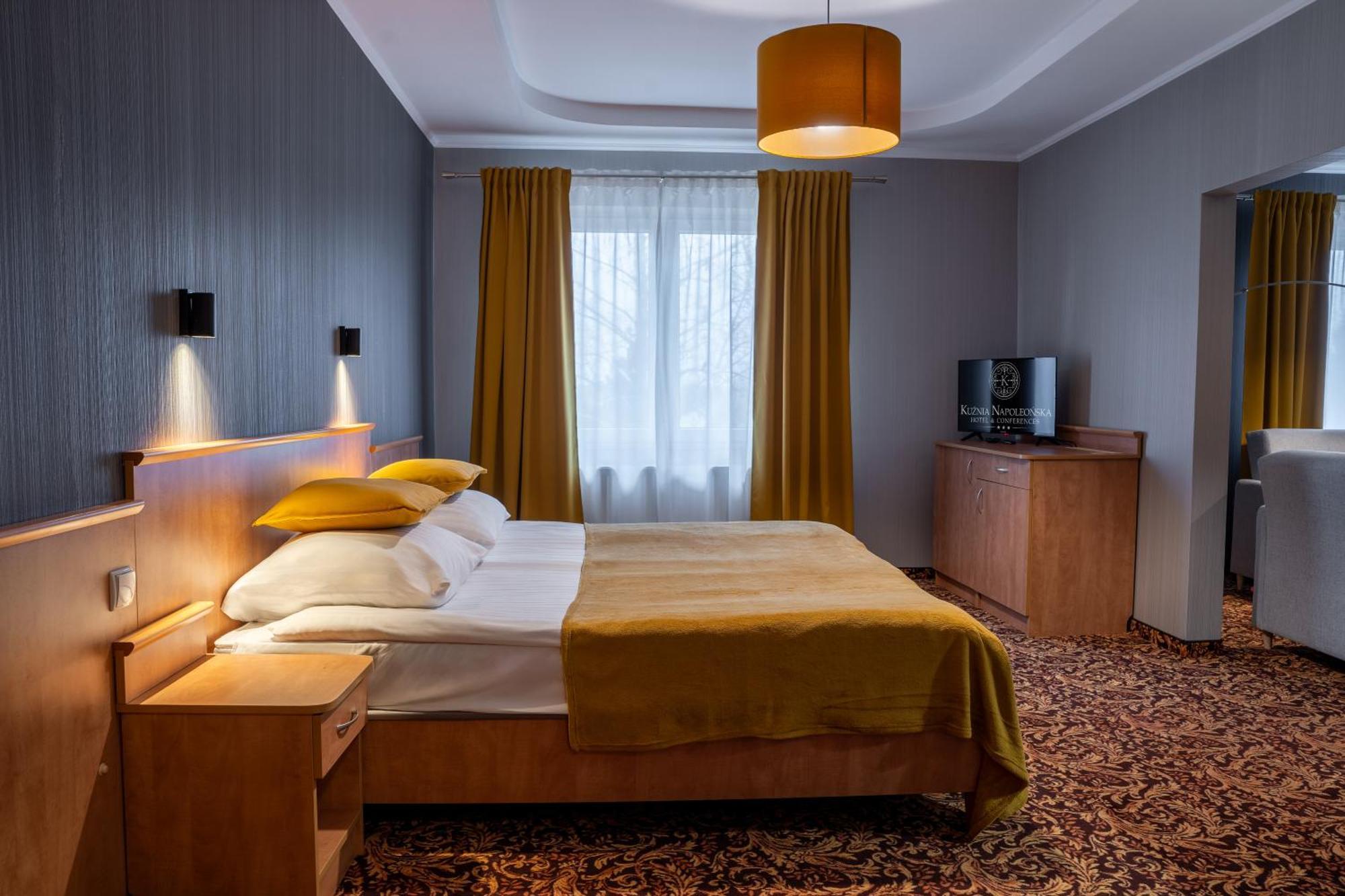 Deluxe King Suite