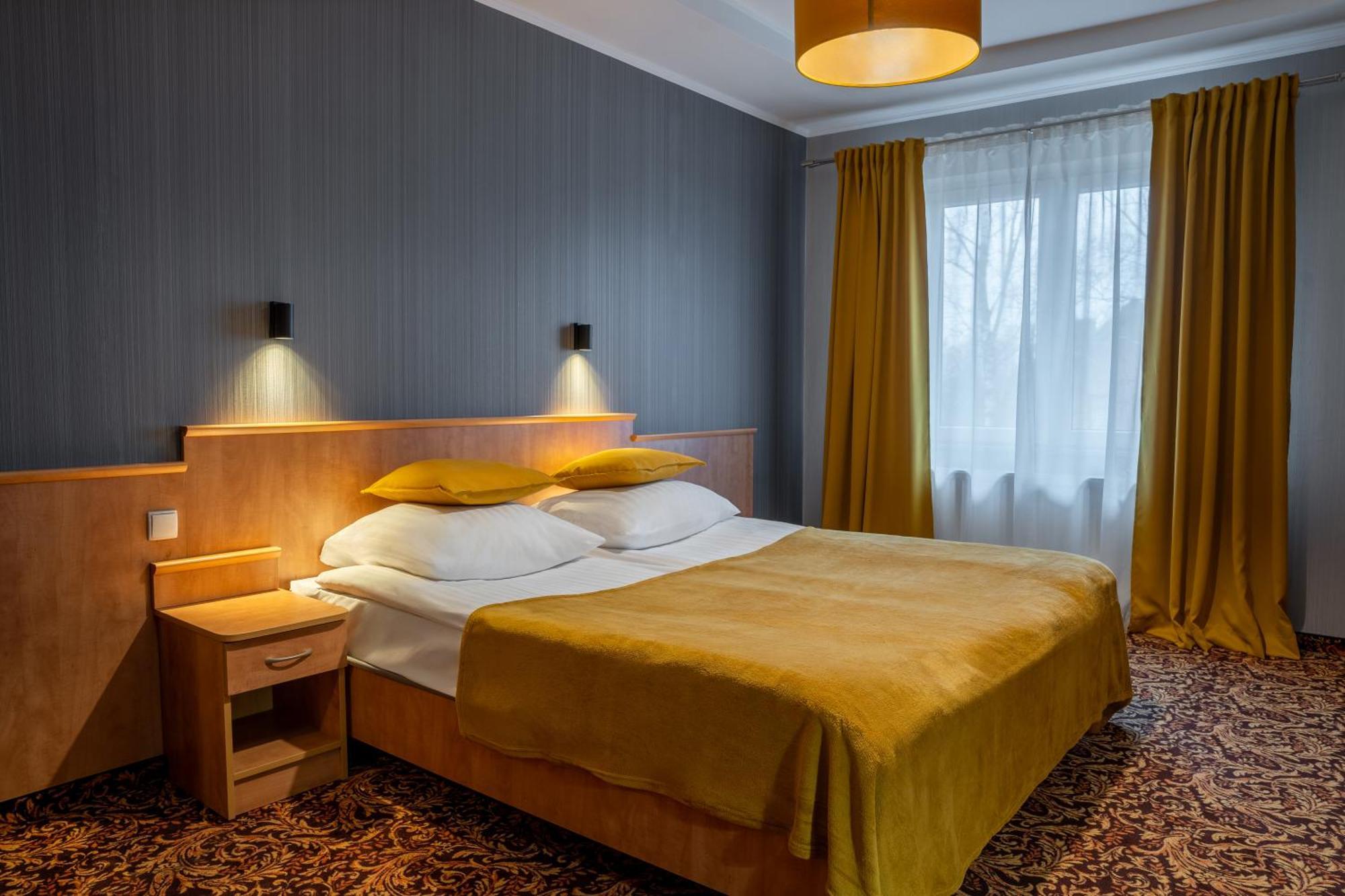 Deluxe King Suite