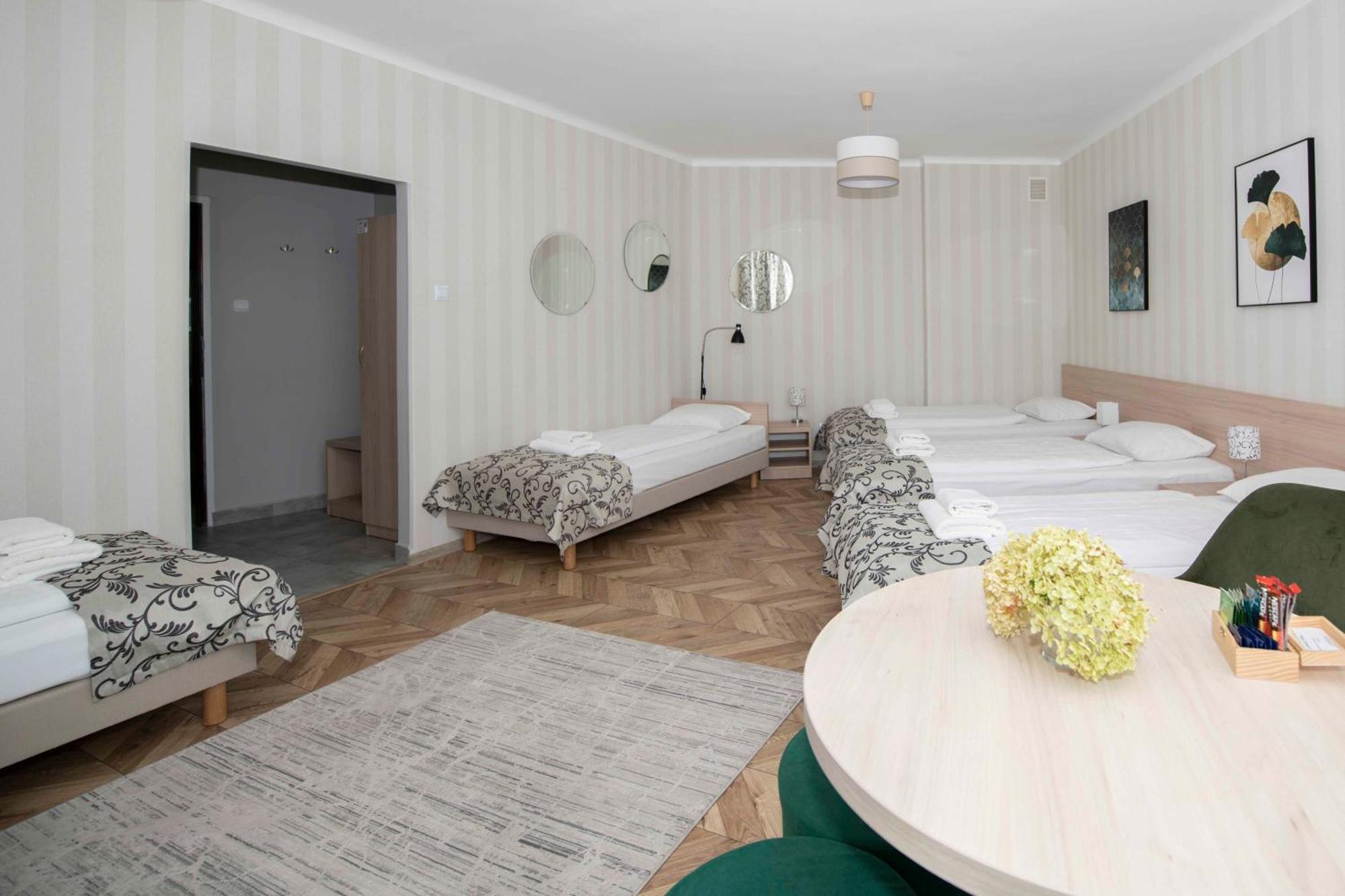 Quintuple Room