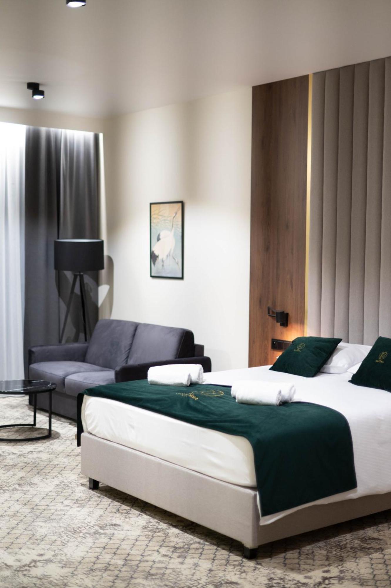 Deluxe Double or Twin Room