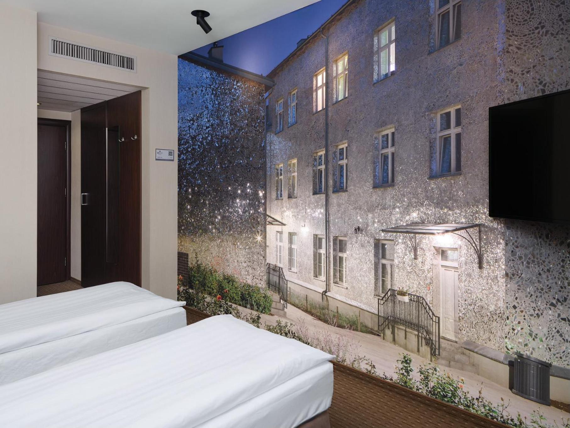 Large Twin Room