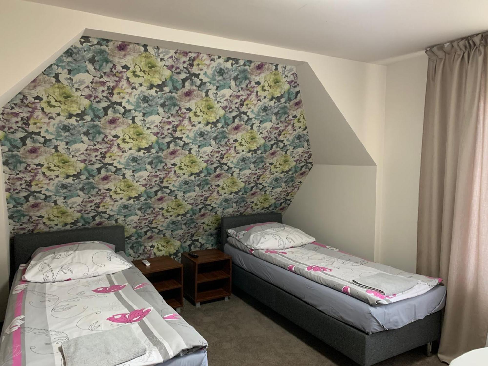 Basic Triple Room
