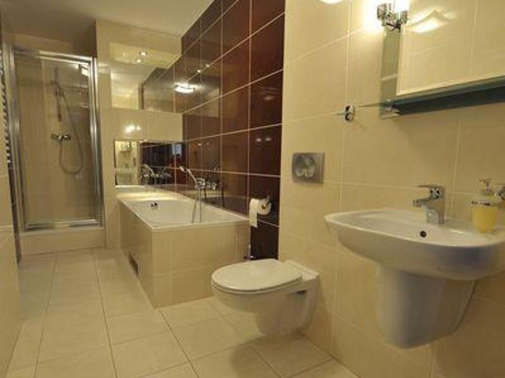 Deluxe Double Room Bath