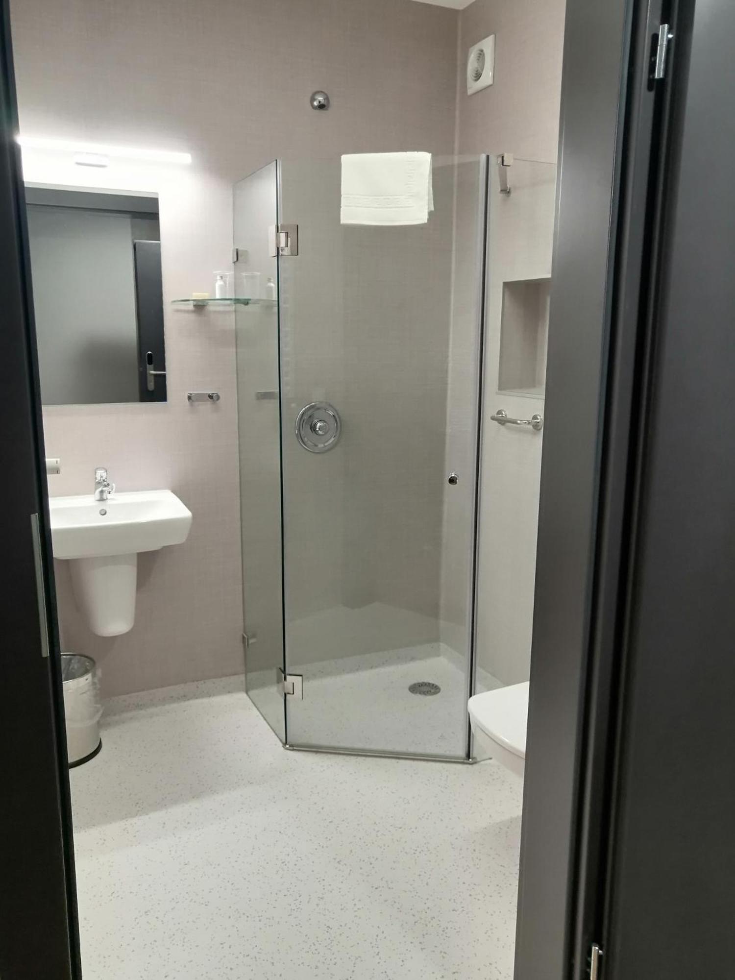 Single Room Private Bathroom