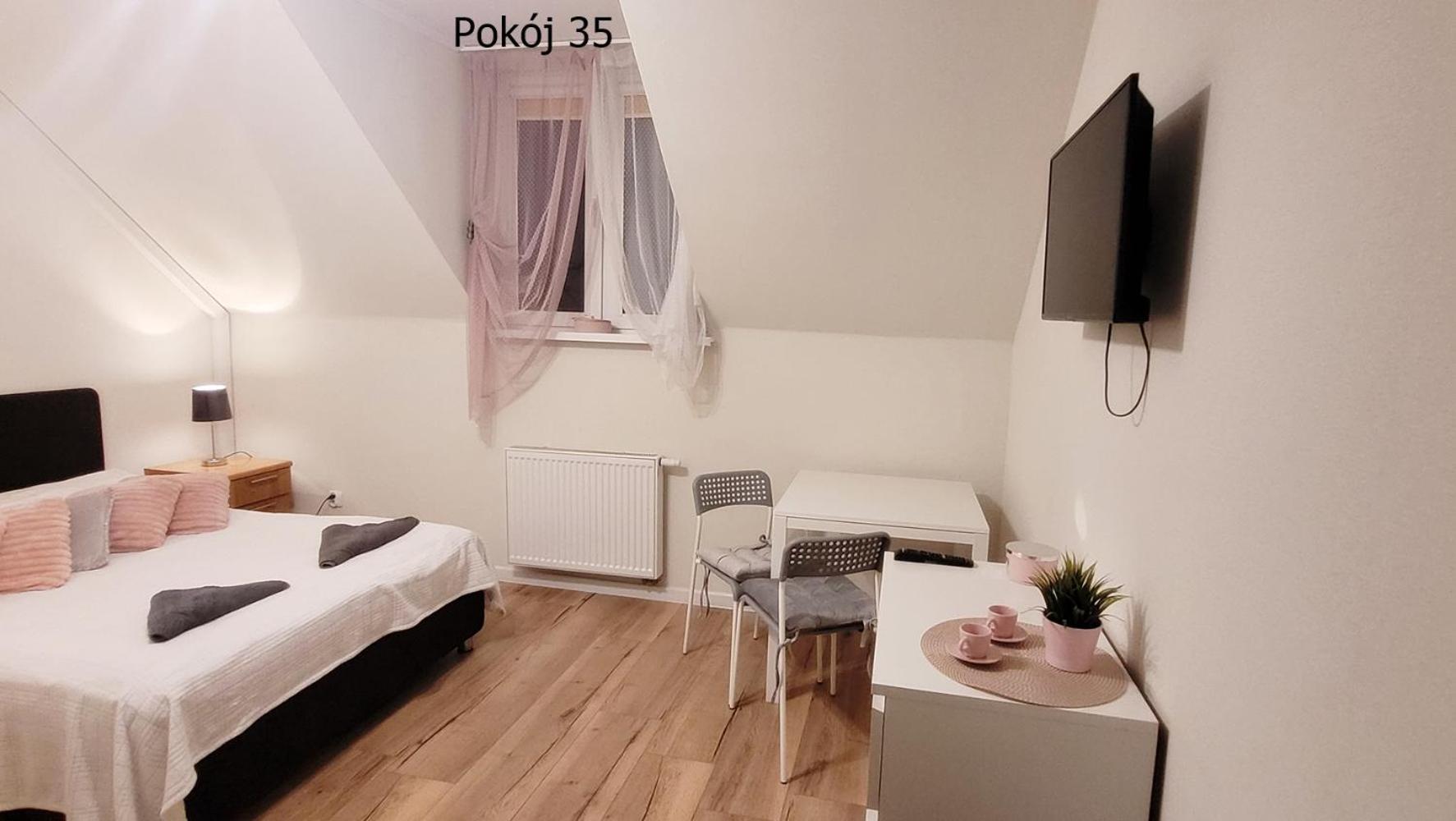 Double Room Private Bathroom