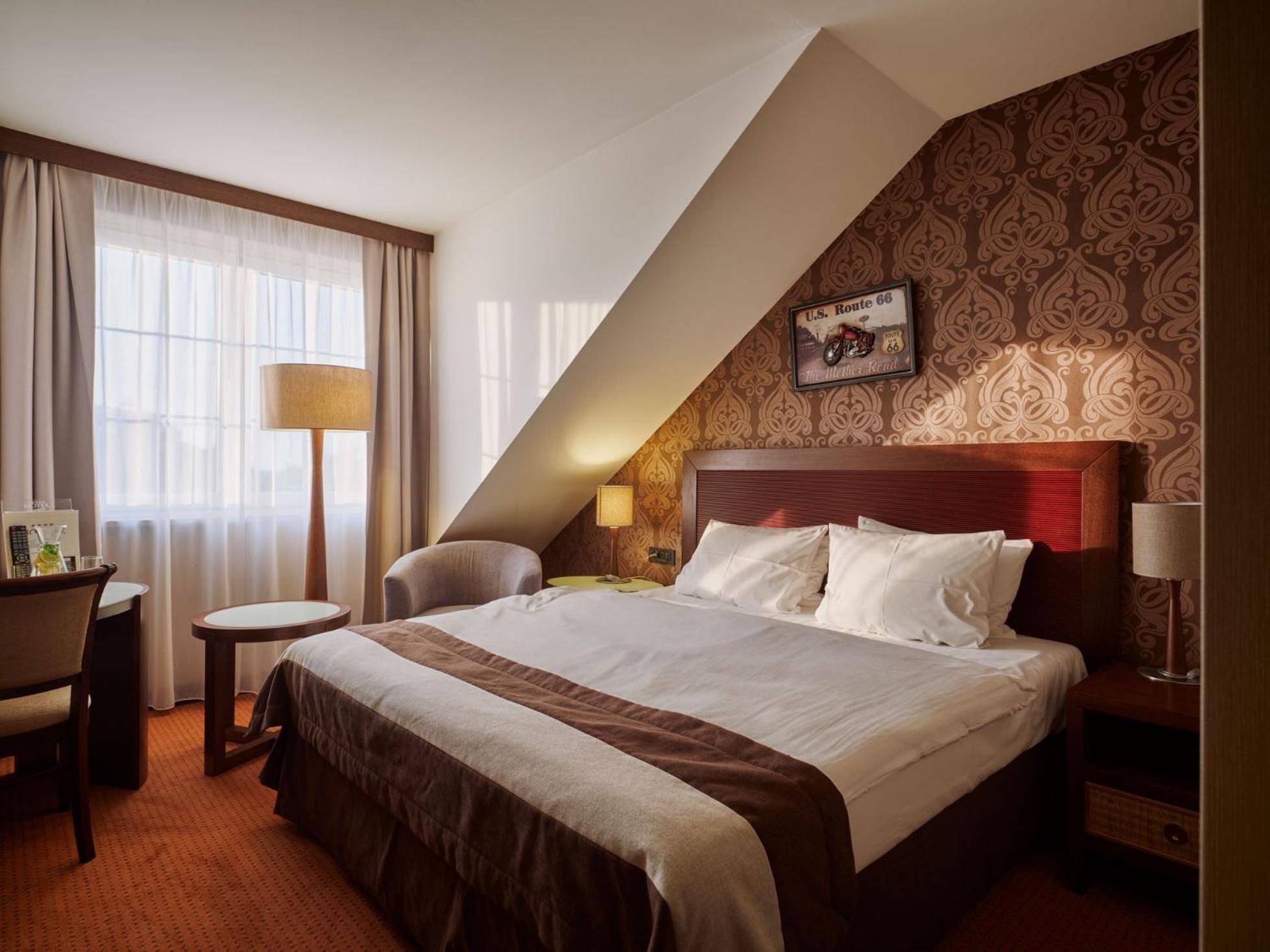 Deluxe King Room