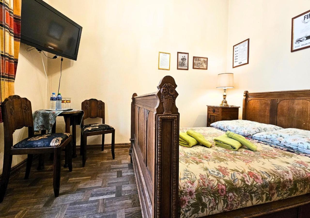 Double Room Private Bathroom