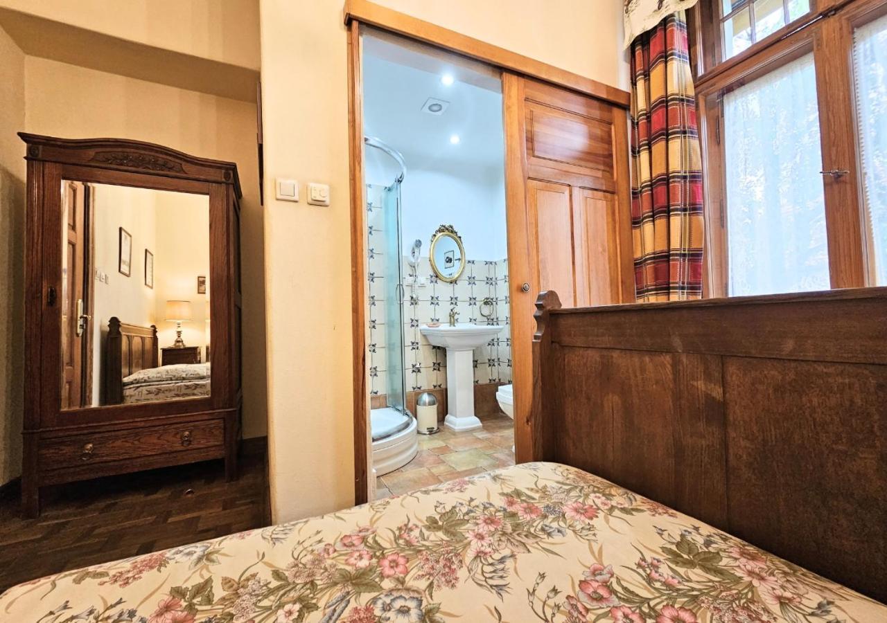 Double Room Private Bathroom