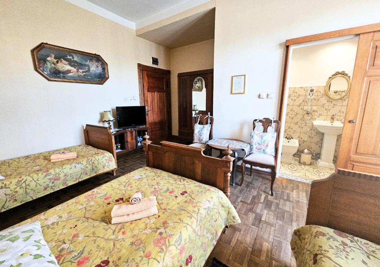 Triple Room Private Bathroom