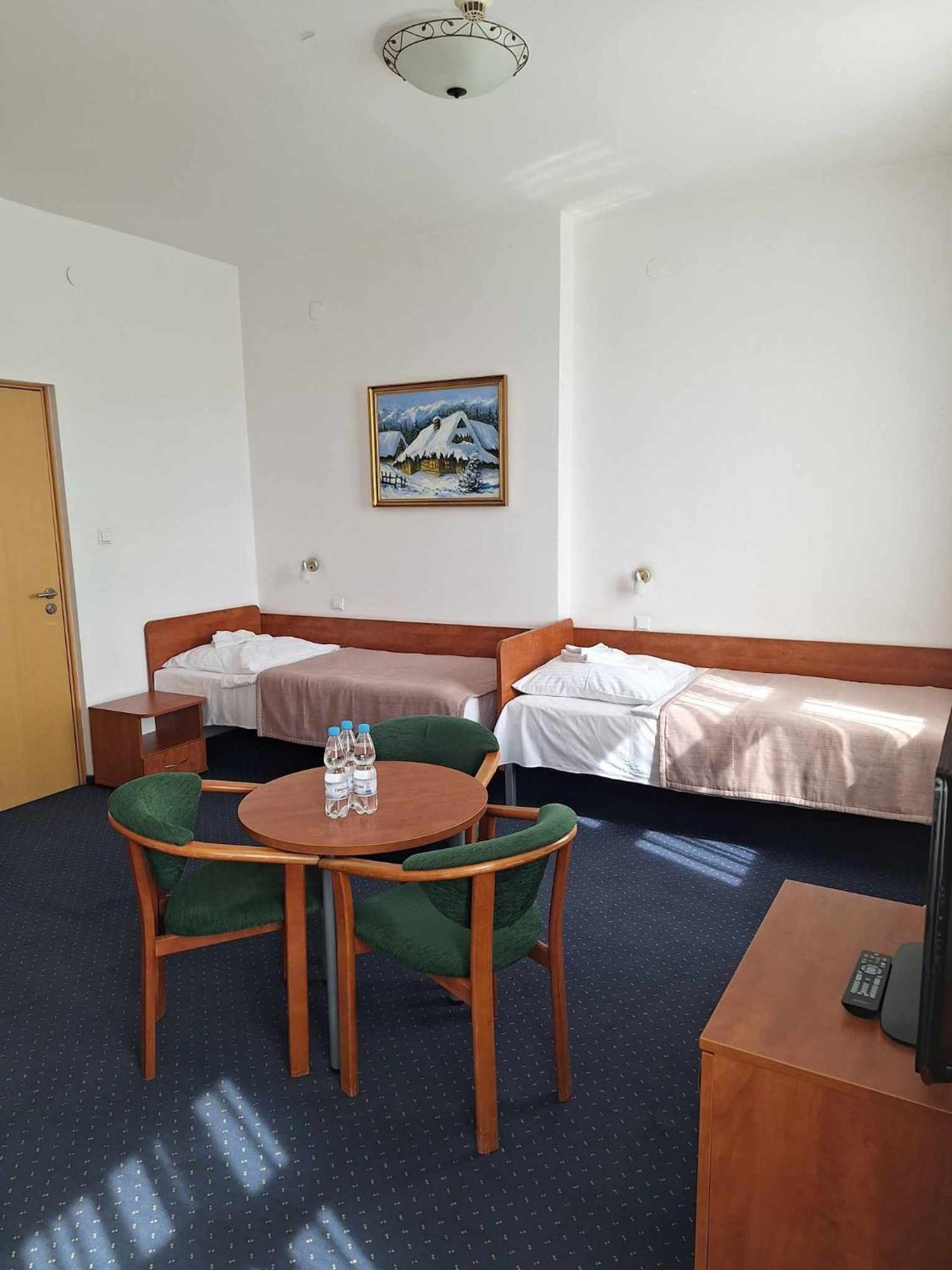 Economy Triple Room