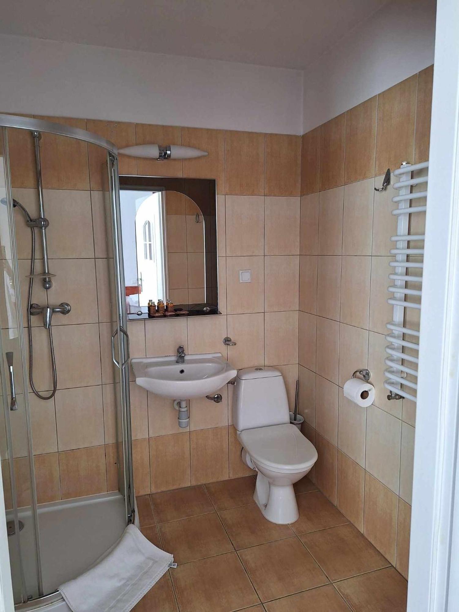 Economy Triple Room