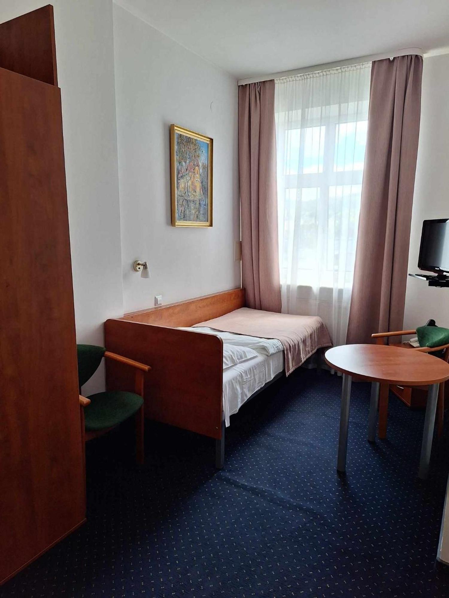 Economy Single Room