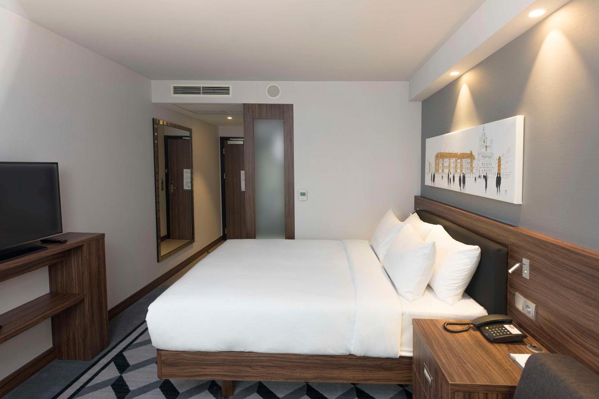 Queen Room