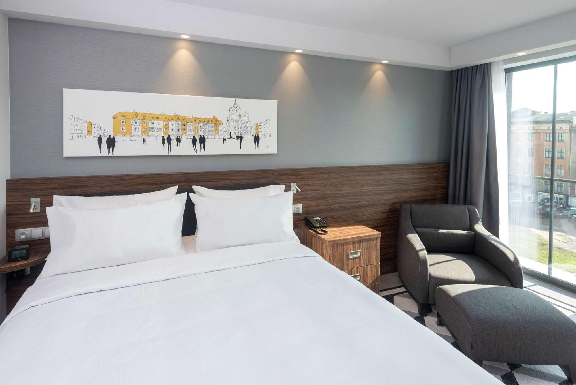 Queen Room City View