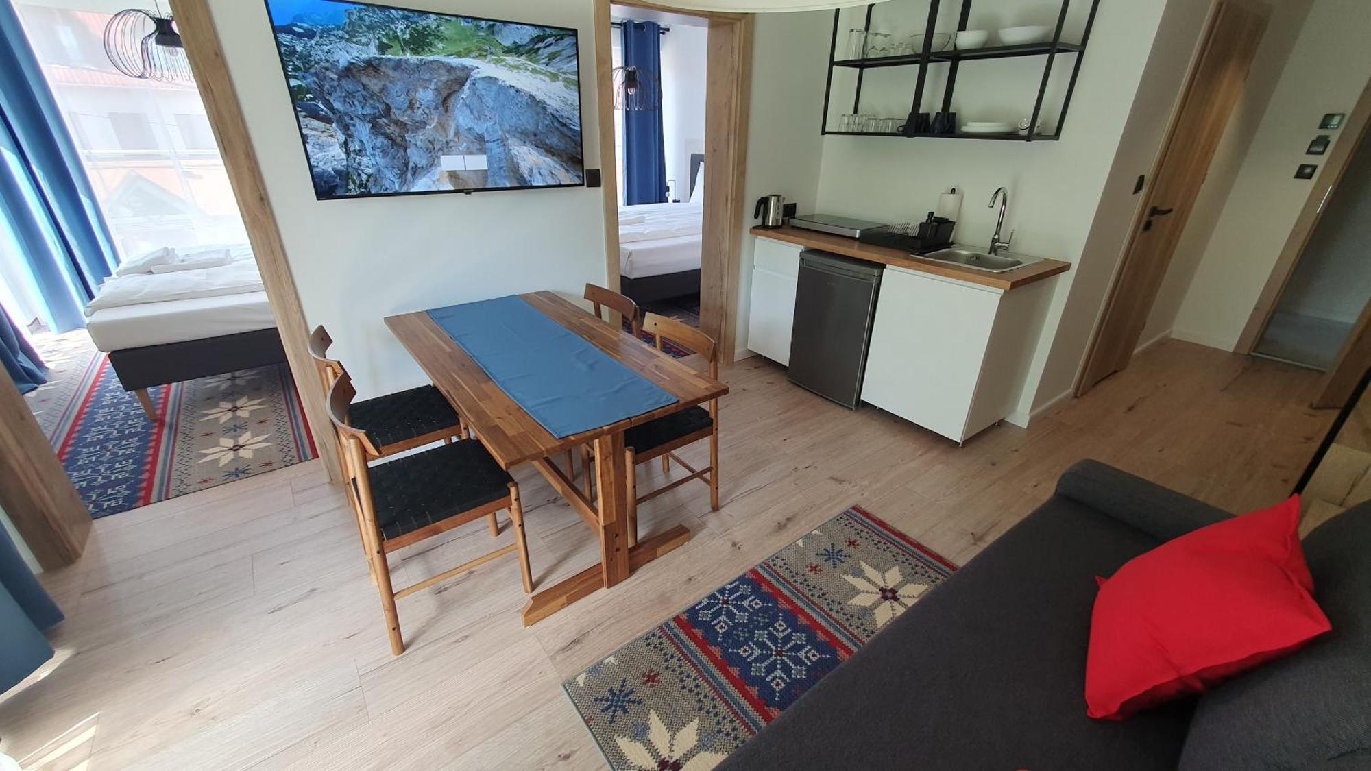Two-Bedroom Apartment,1552041499:JPEG