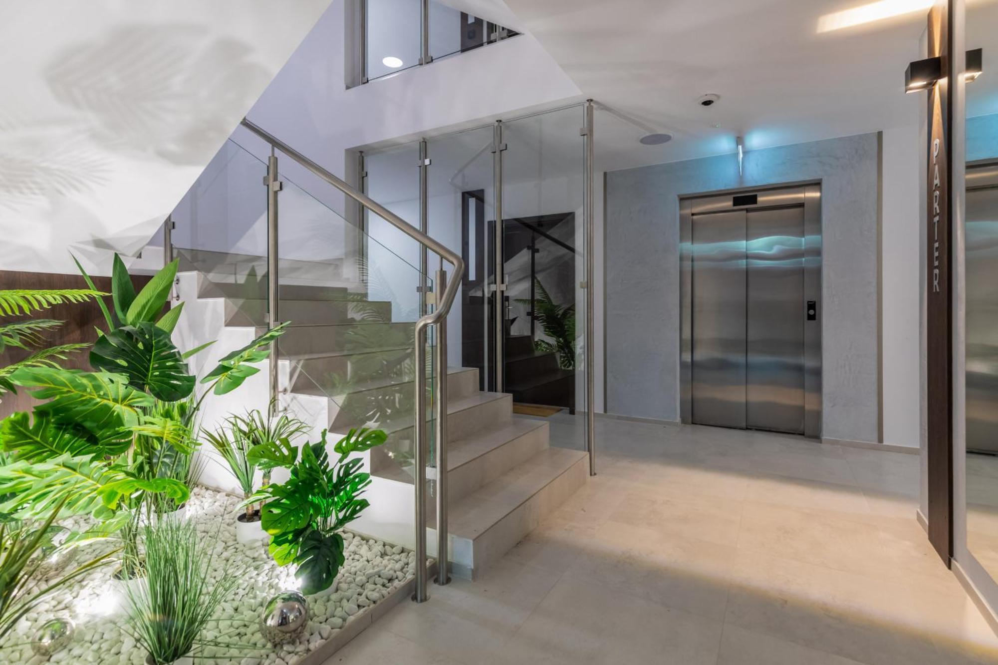 Deluxe Apartment