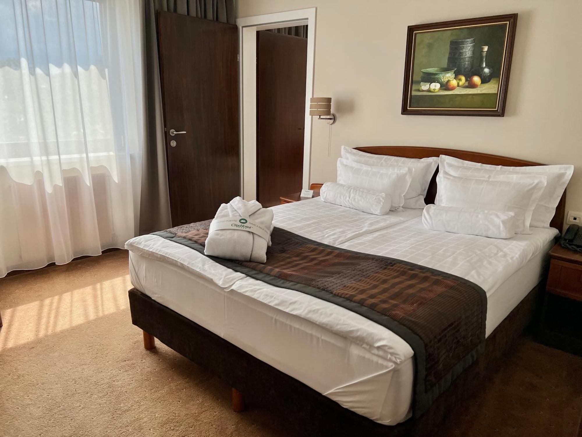 Standard Double Suite