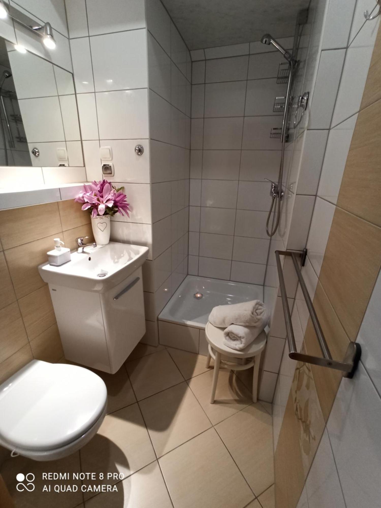 Quadruple Room Shower