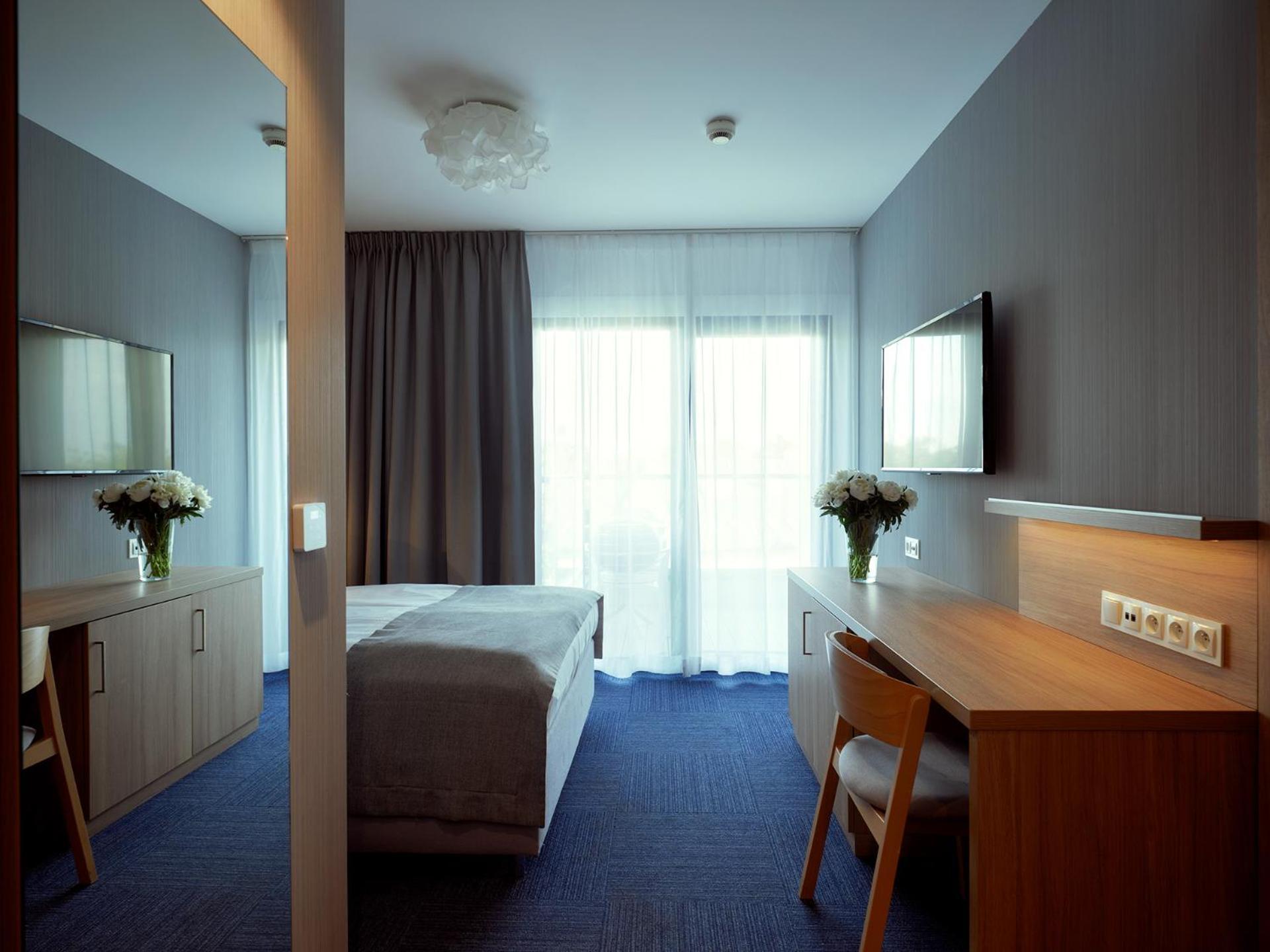 Budget Double Room without Sea View bed dimensions 140x200 cm