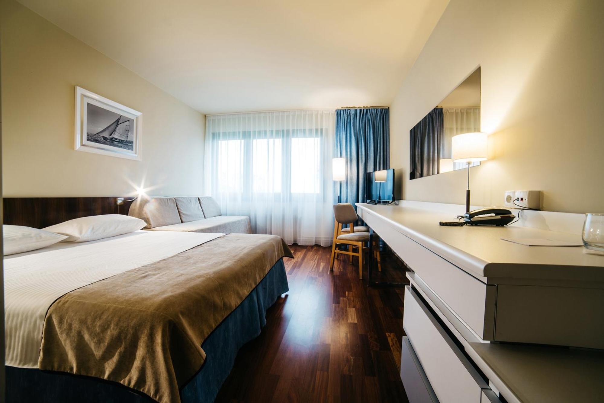 Superior Double Room Lake View