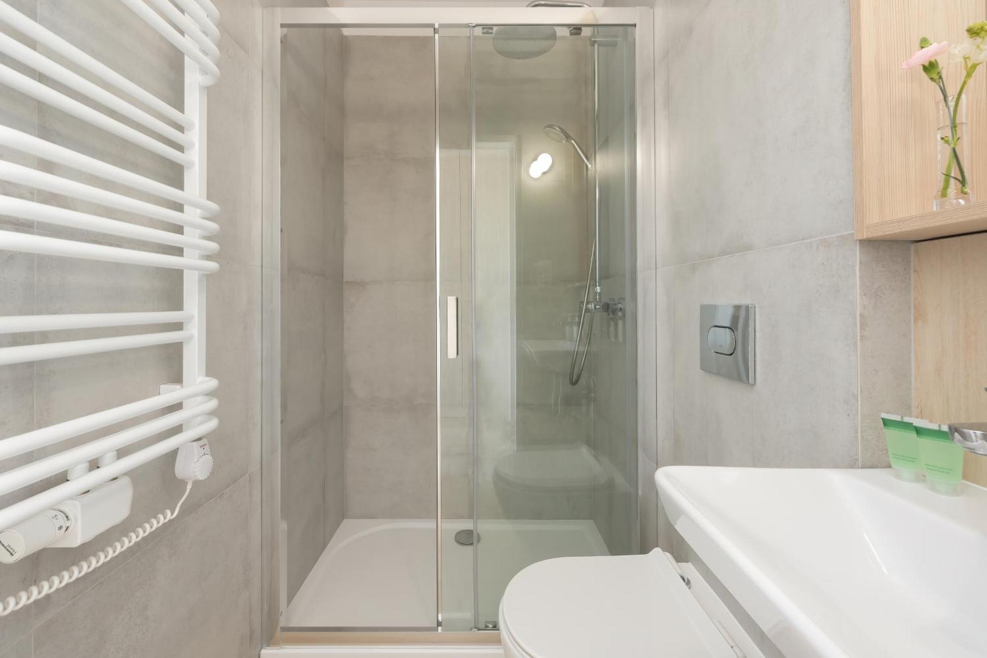 Double or Twin Room Bathroom
