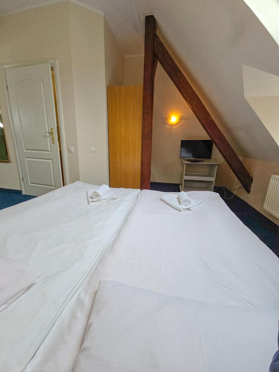 Double Room Private Bathroom