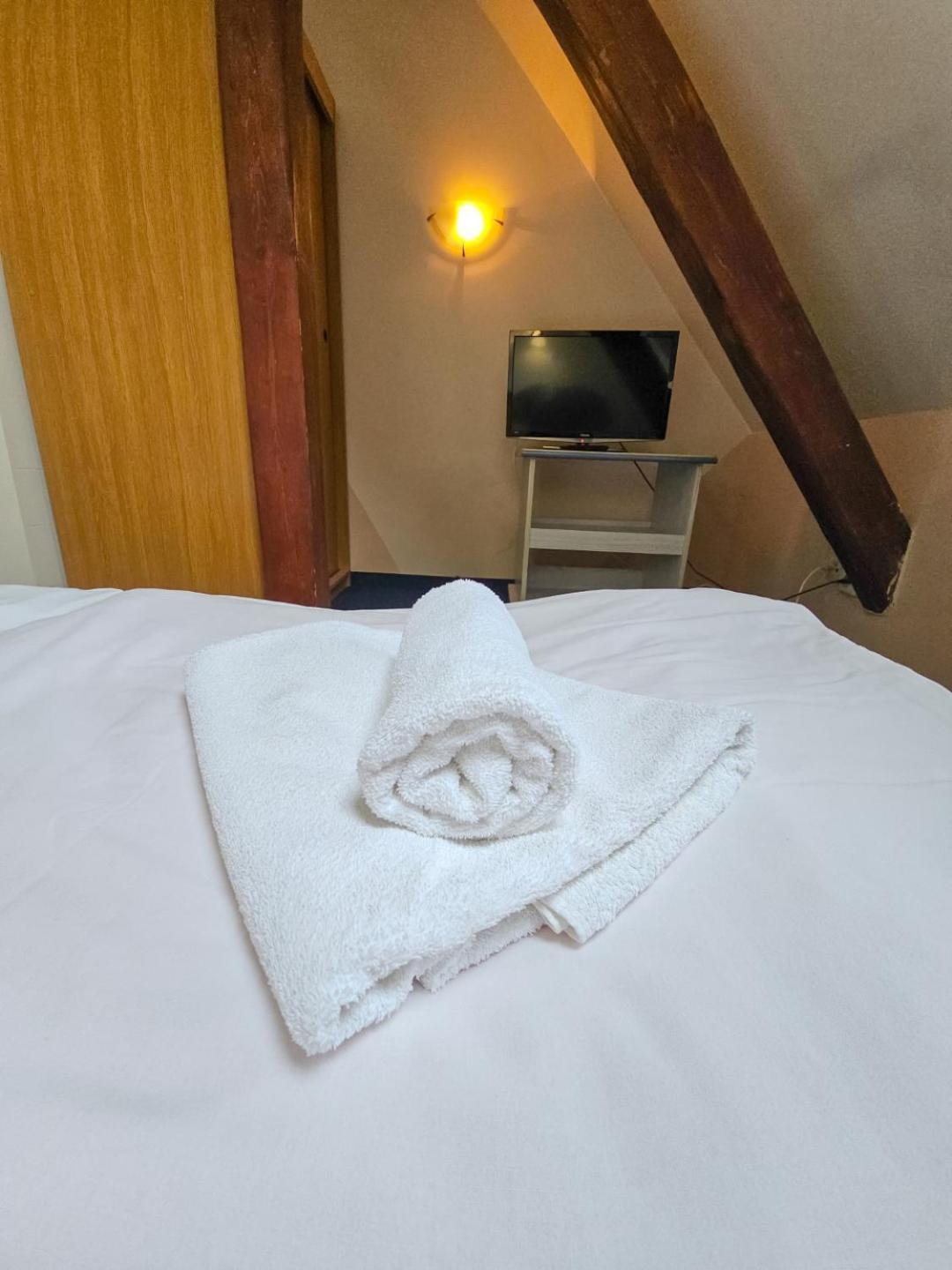 Double Room Private Bathroom