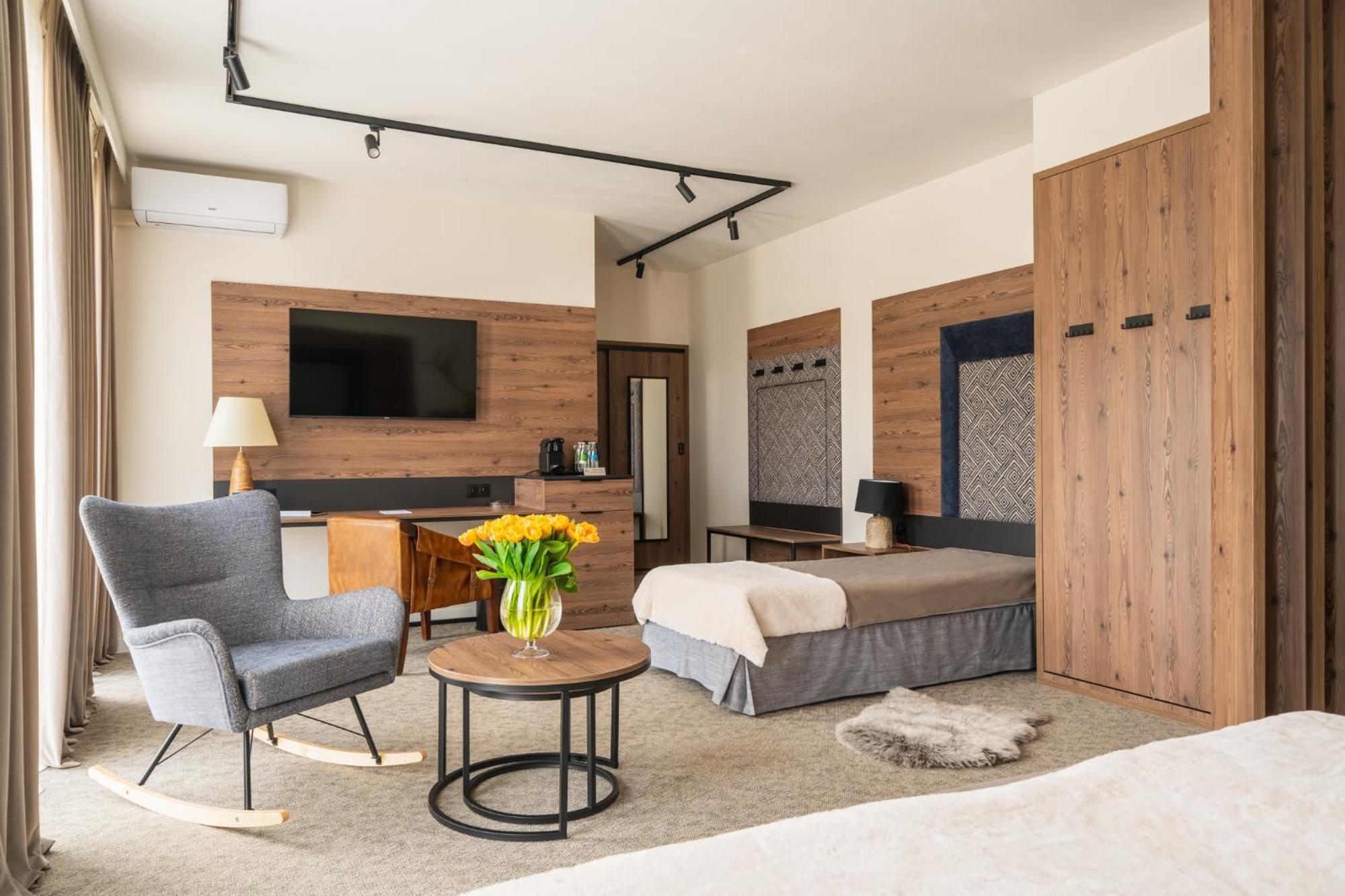 Quadruple room bathroom unlimited access to water park