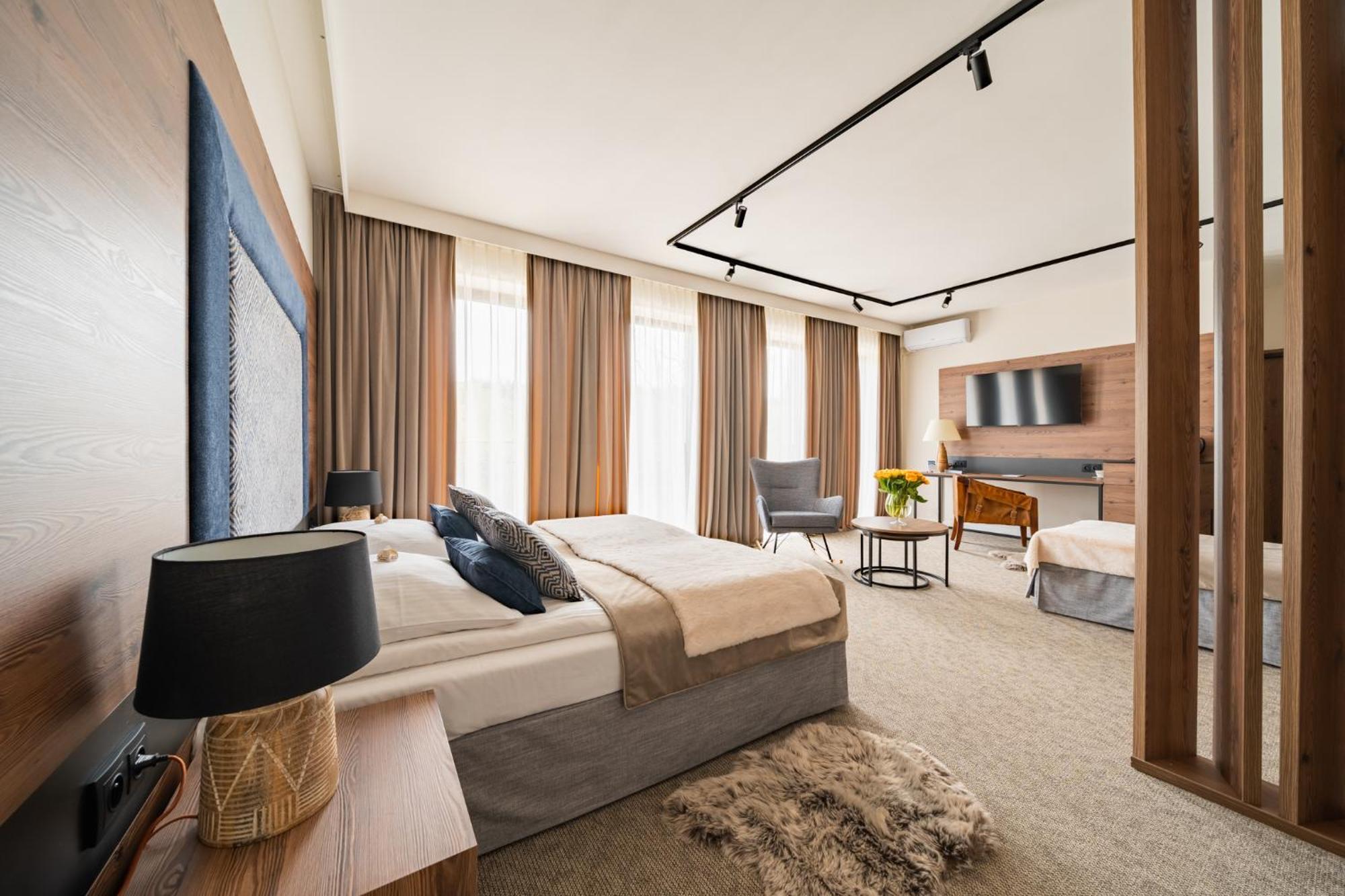 Quadruple room bathroom unlimited access to water park