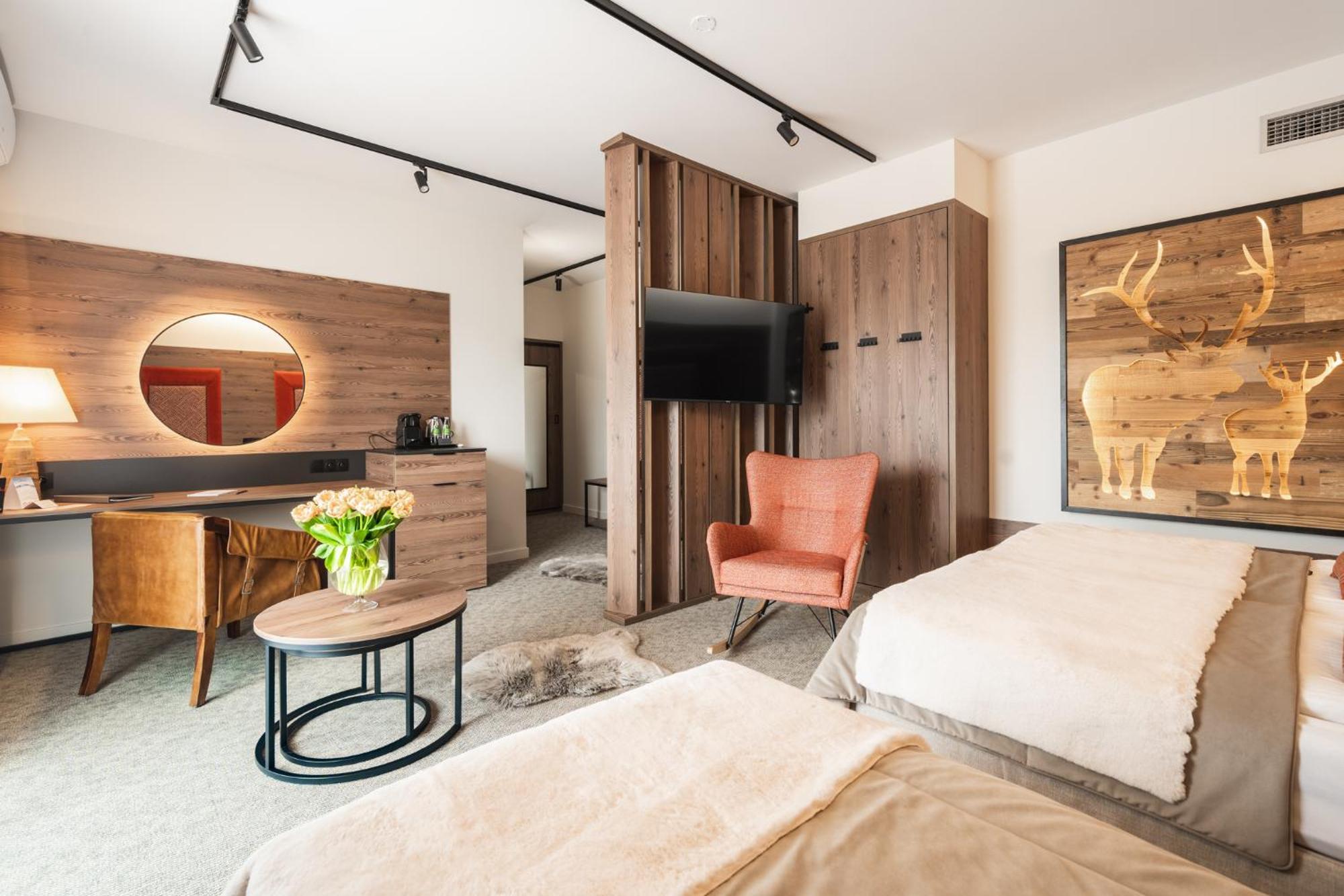 Triple room bathroom unlimited access to water park