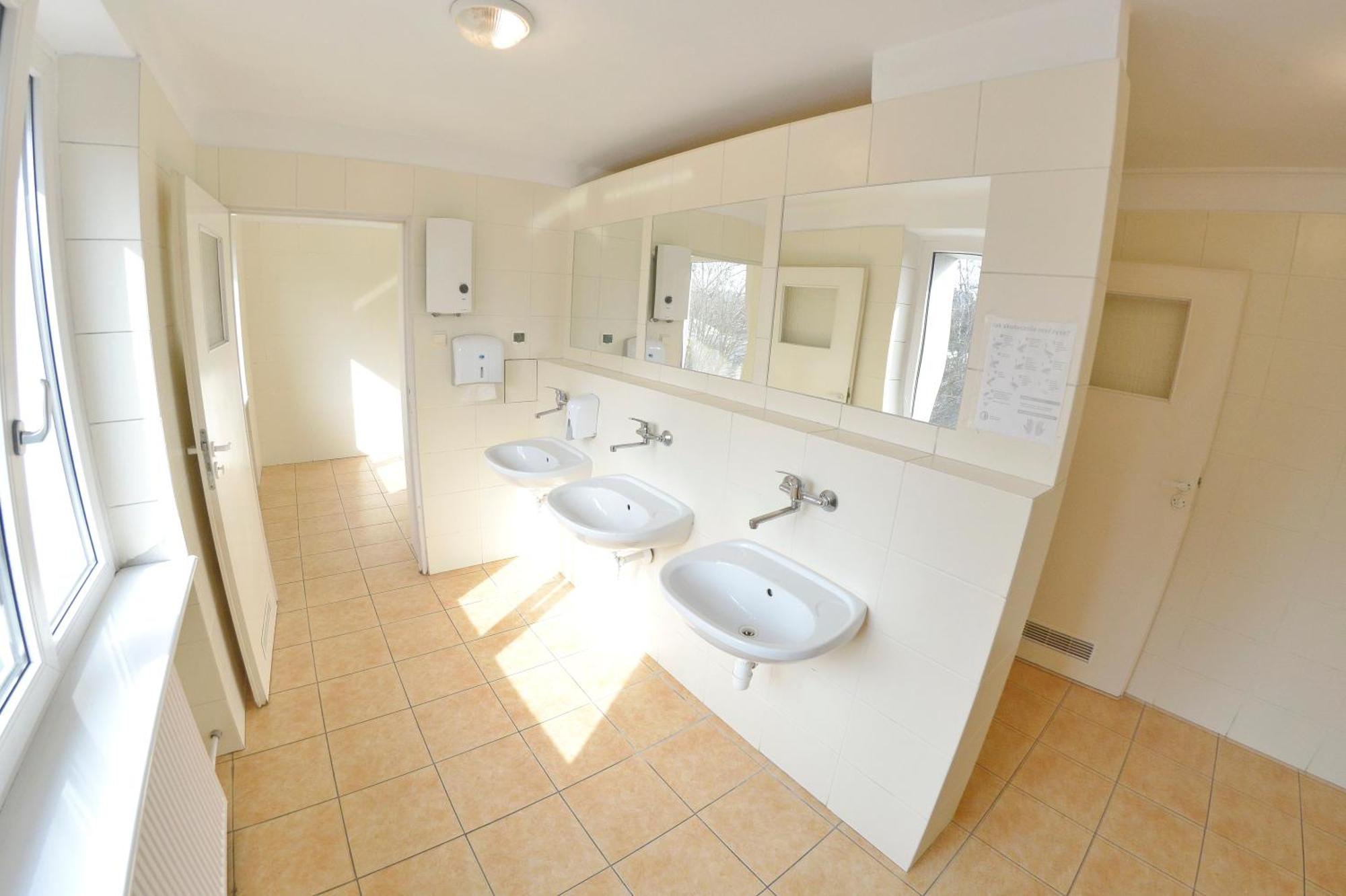 Basic Triple Room