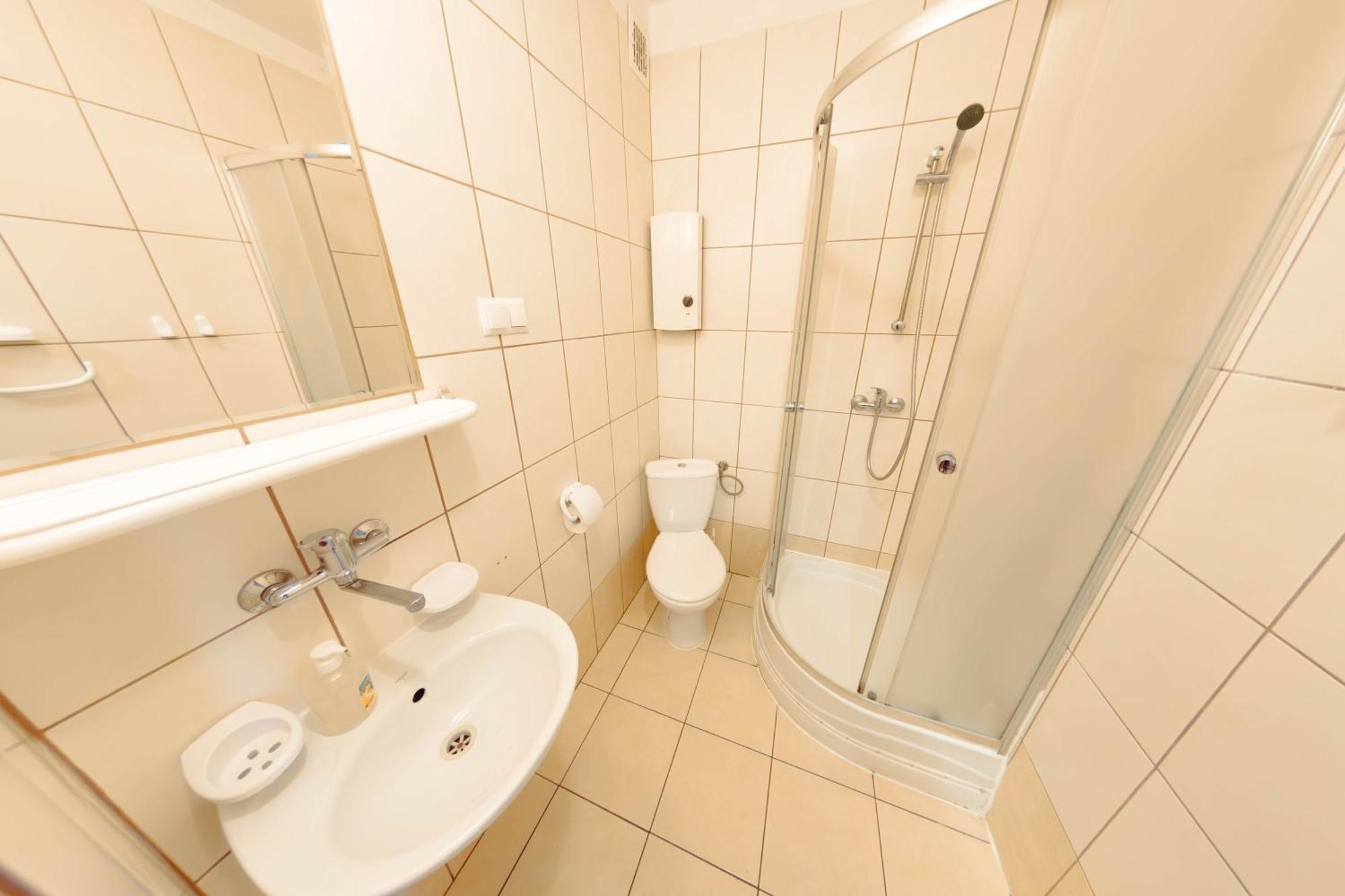 Triple Room Bathroom