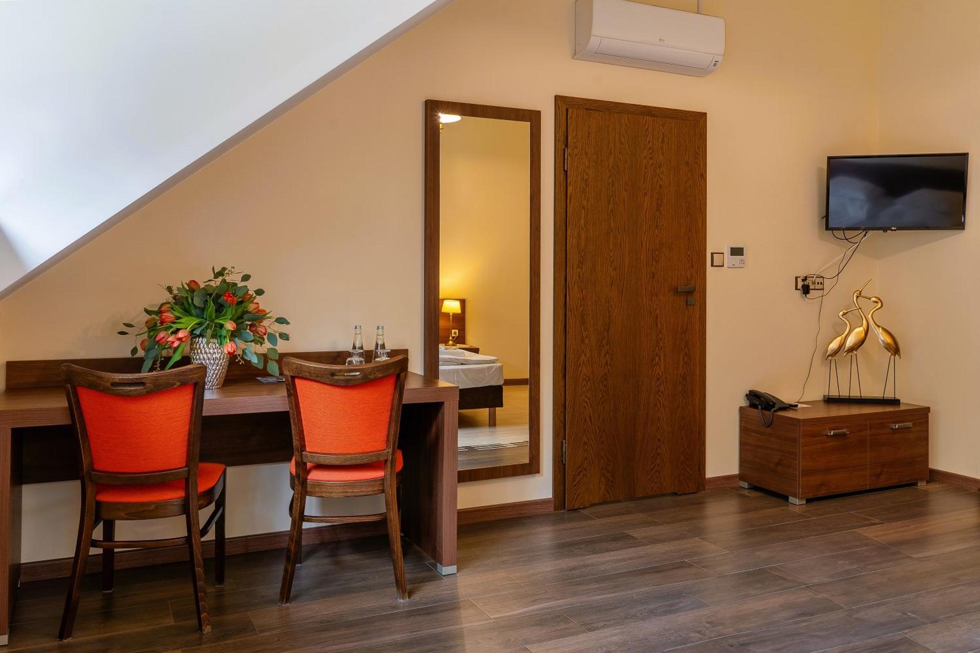 Double Room Private Bathroom