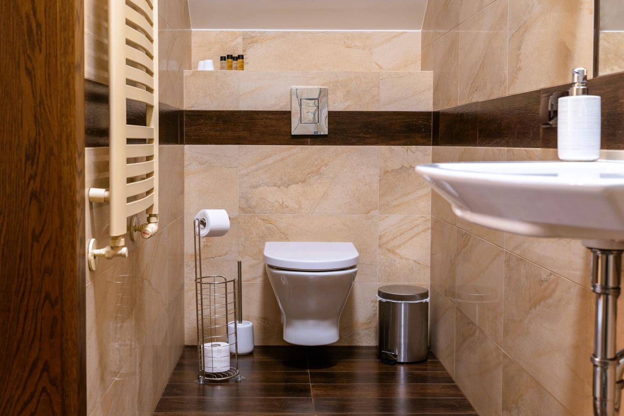 Double Room Private Bathroom