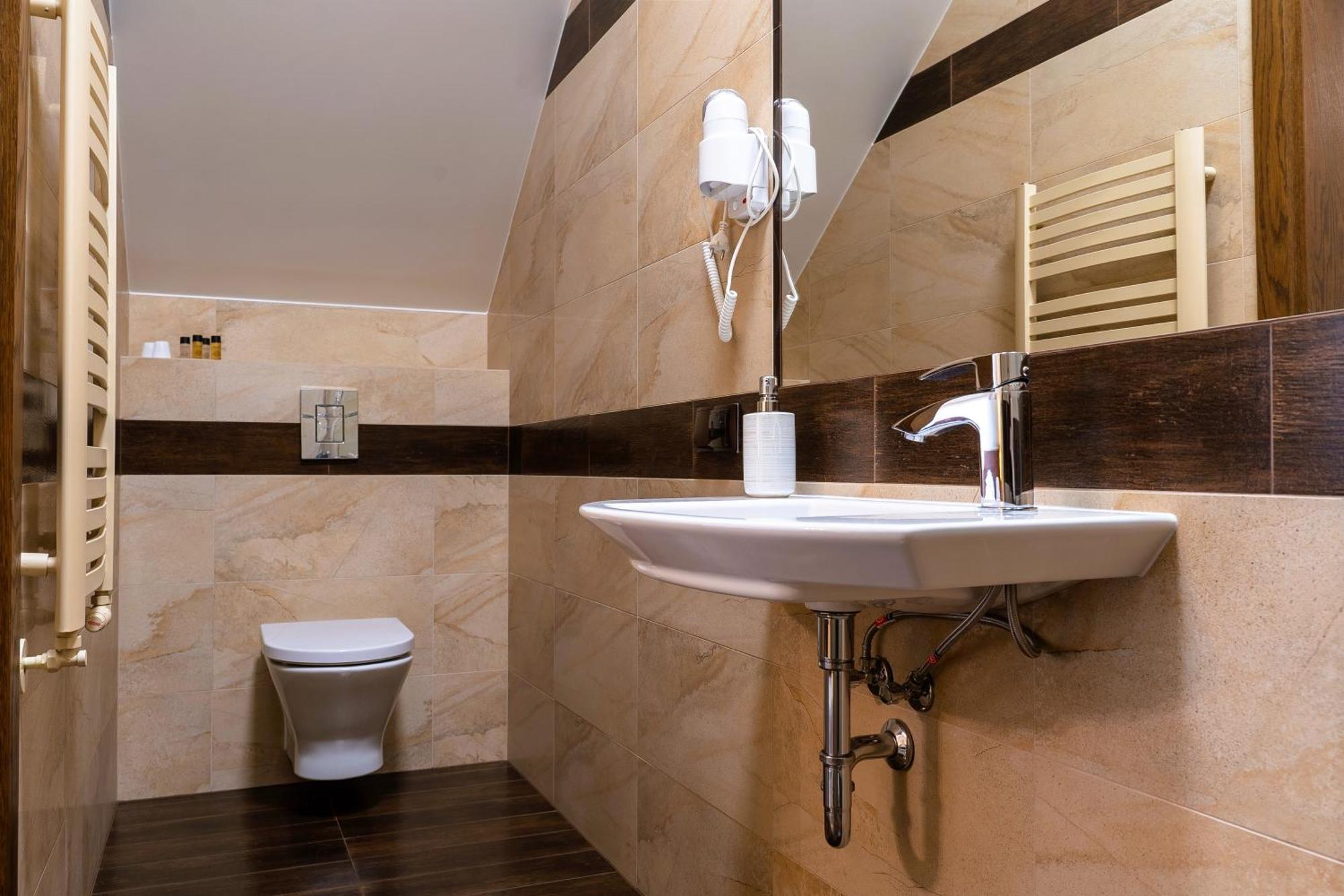 Double Room Private Bathroom