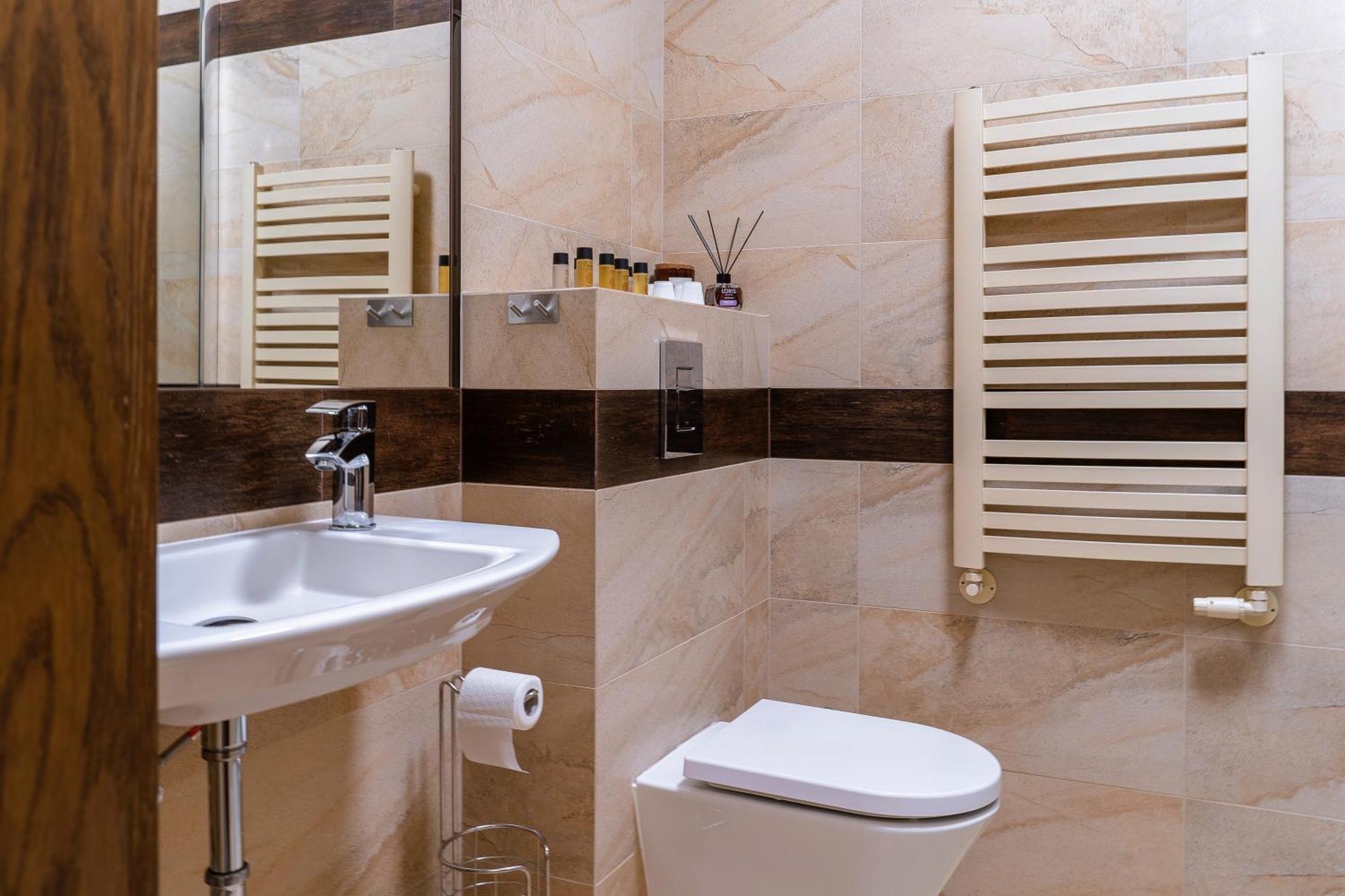 Double Room Private Bathroom