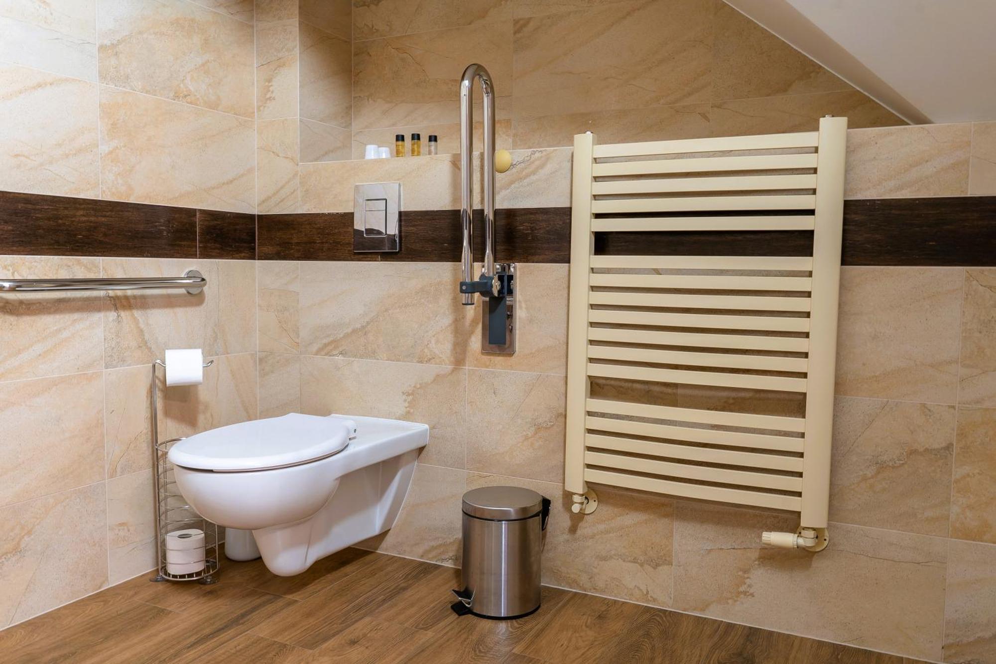 Double Room Private Bathroom