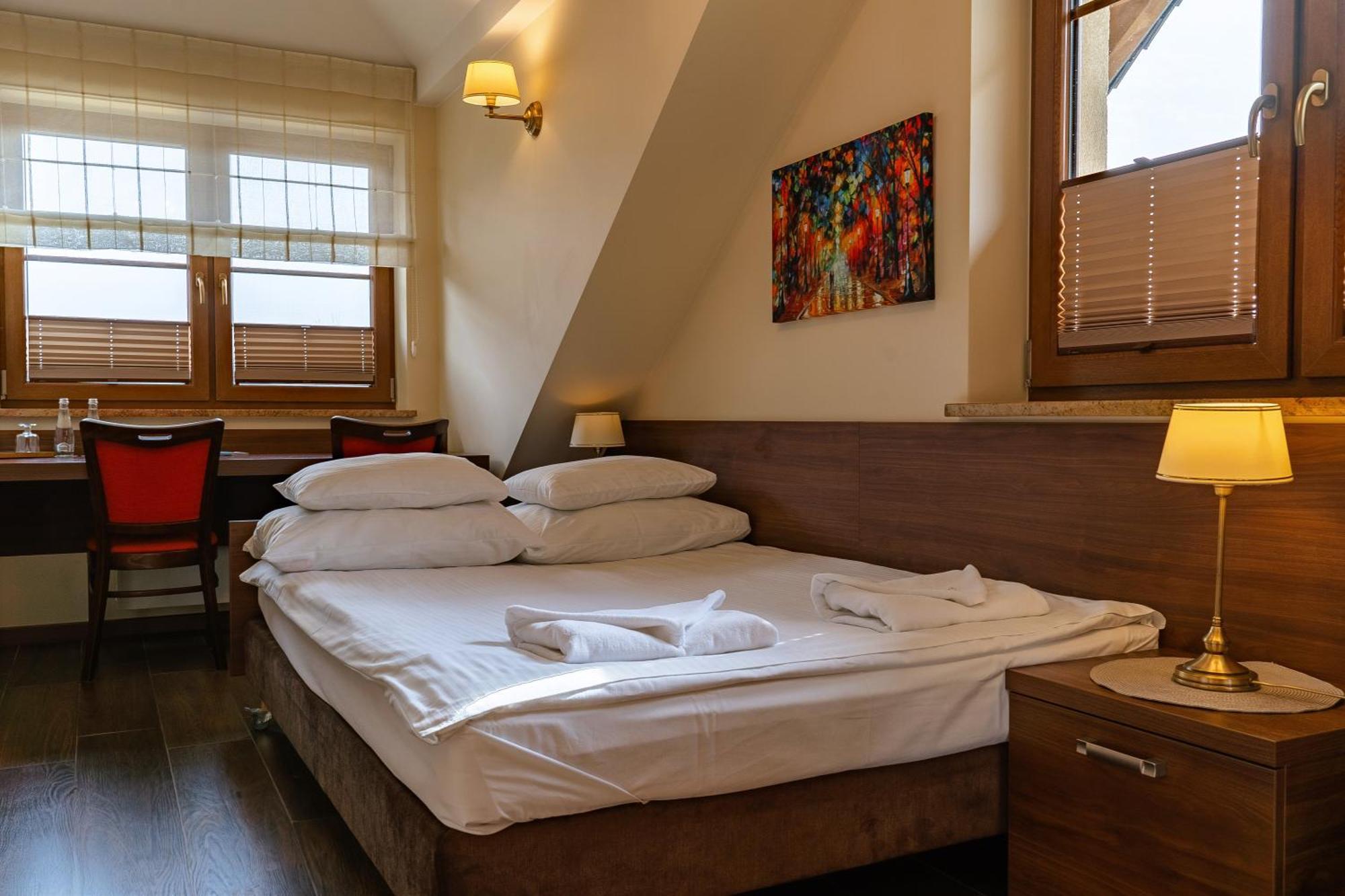 Double Room Private Bathroom