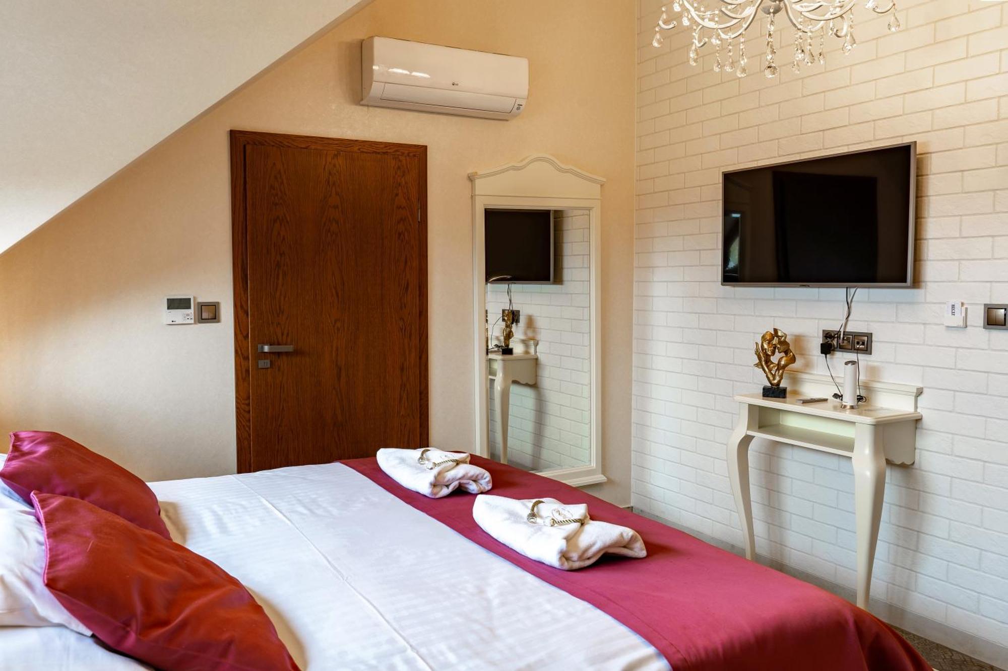 Double Room Lake View
