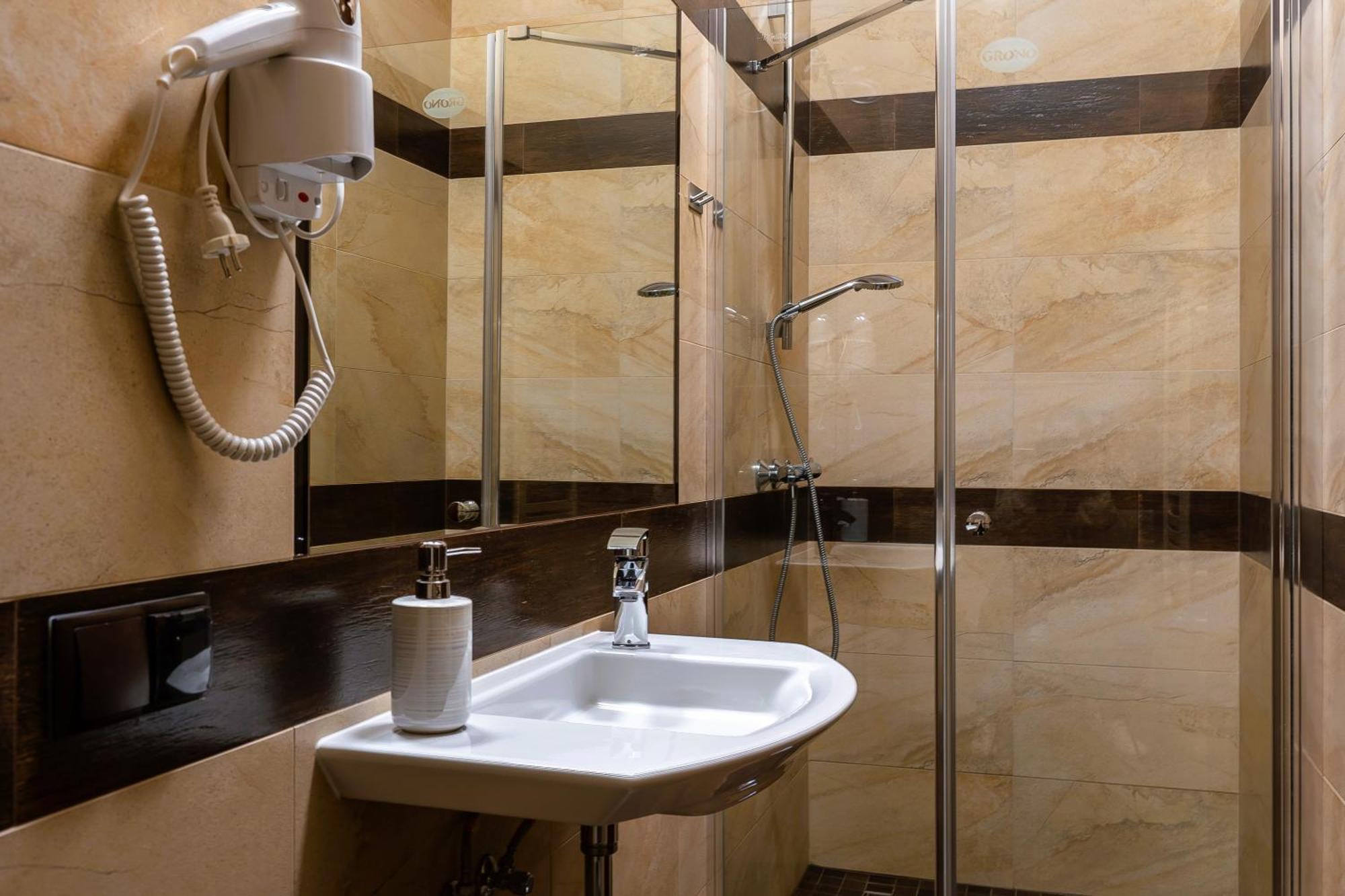 Double Room Private Bathroom