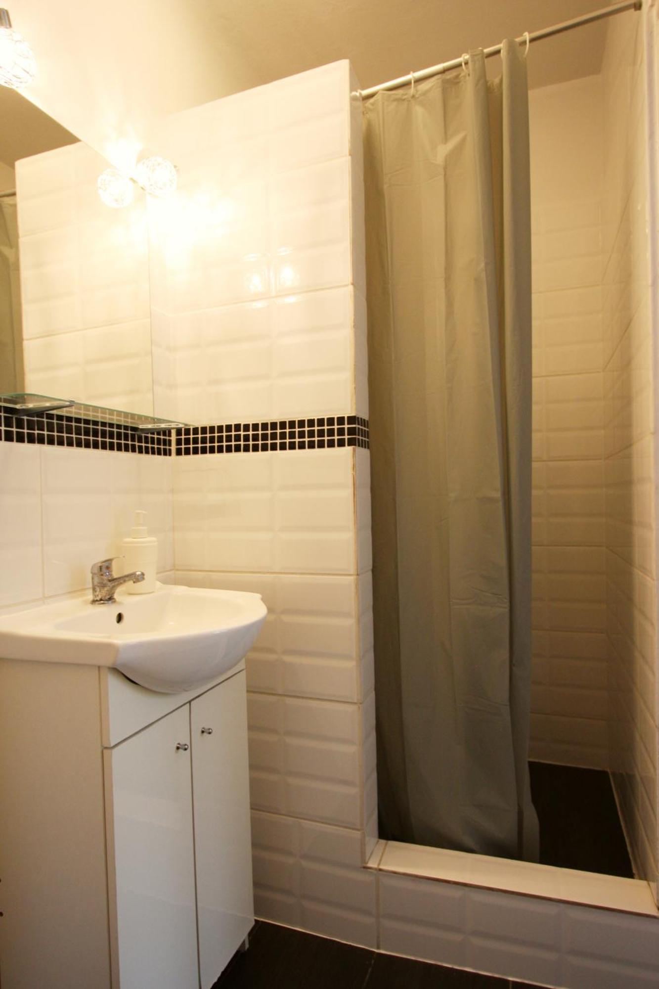 Double or Twin Room Bathroom