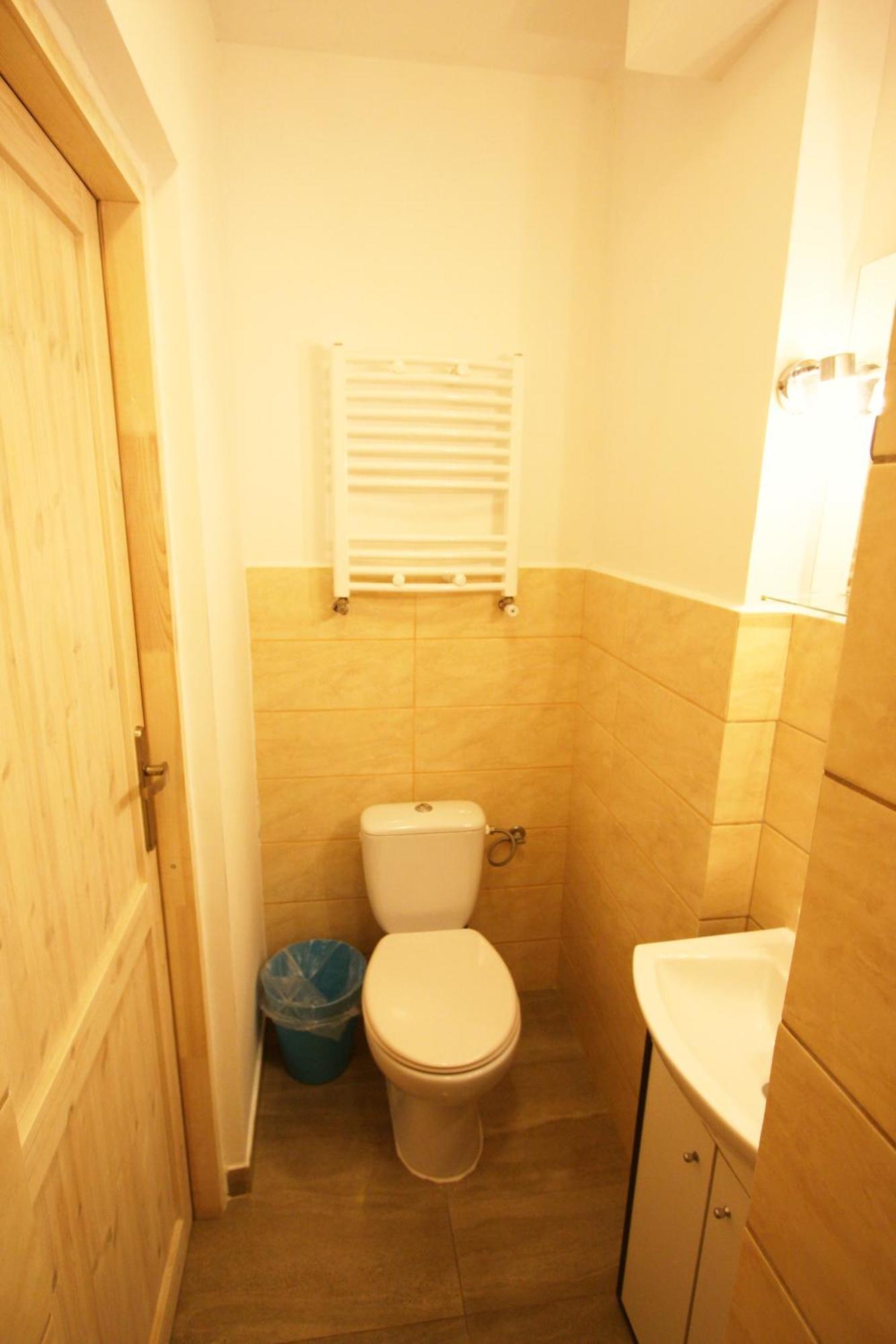 Deluxe Double Room Shower