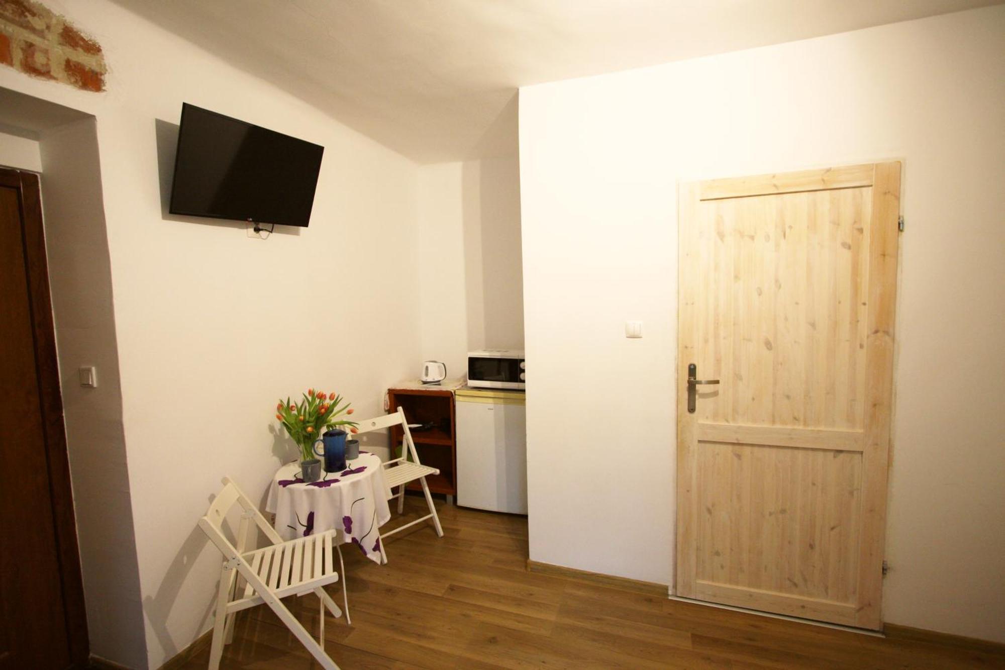 Deluxe Double Room Shower
