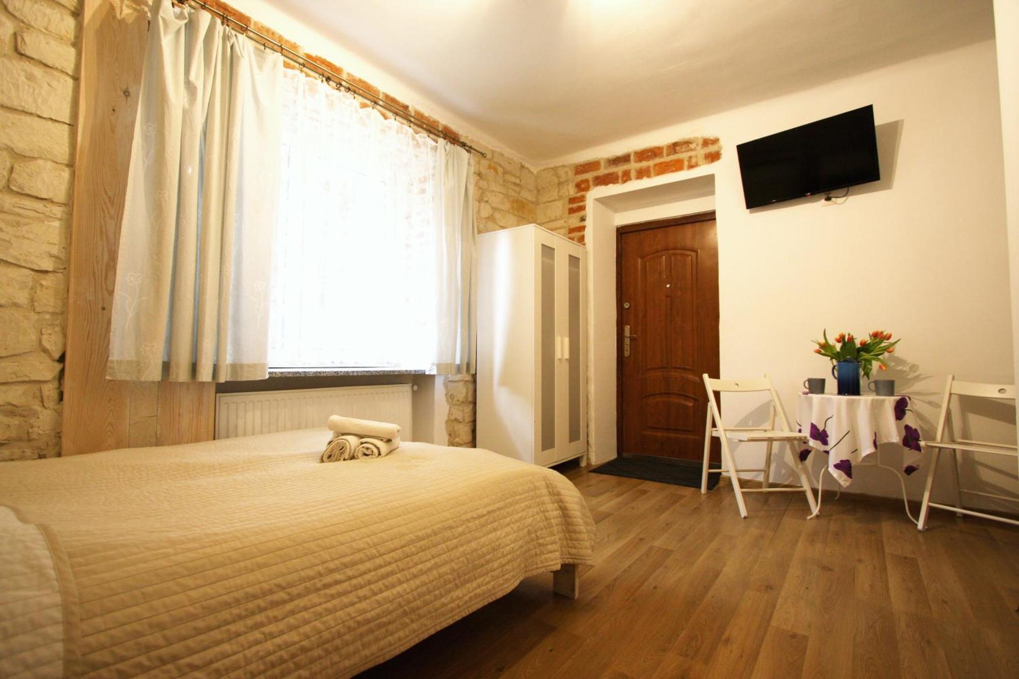 Deluxe Double Room Shower