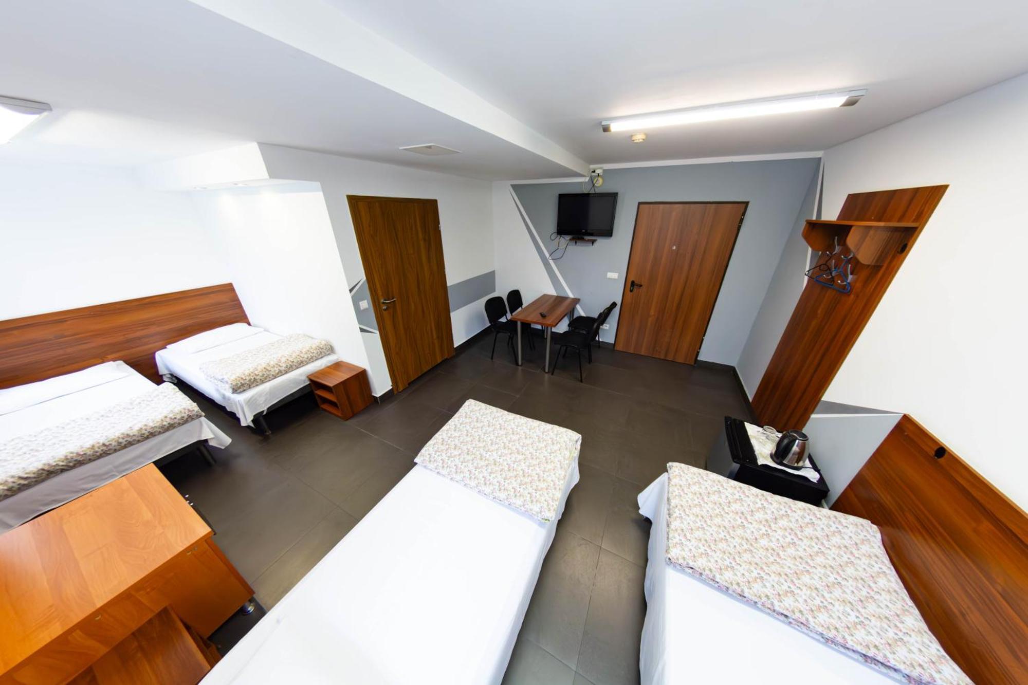 Quadruple Room Private Bathroom